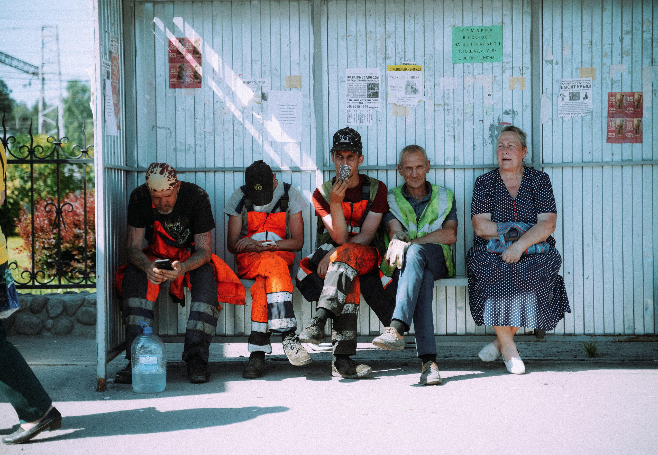 2022. Стрит-фотография, полная абсурда, идиотизма и красоты