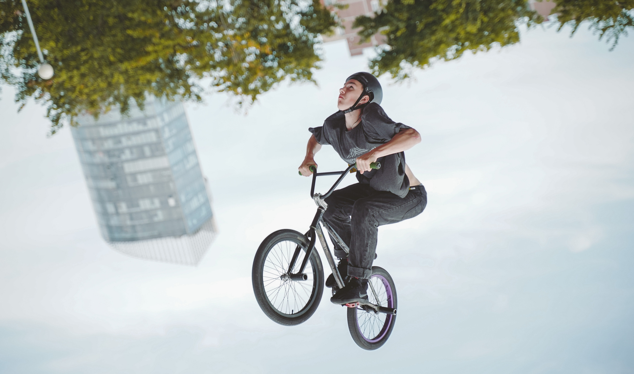 2019. Стрит-фотография, полная абсурда, идиотизма и красоты