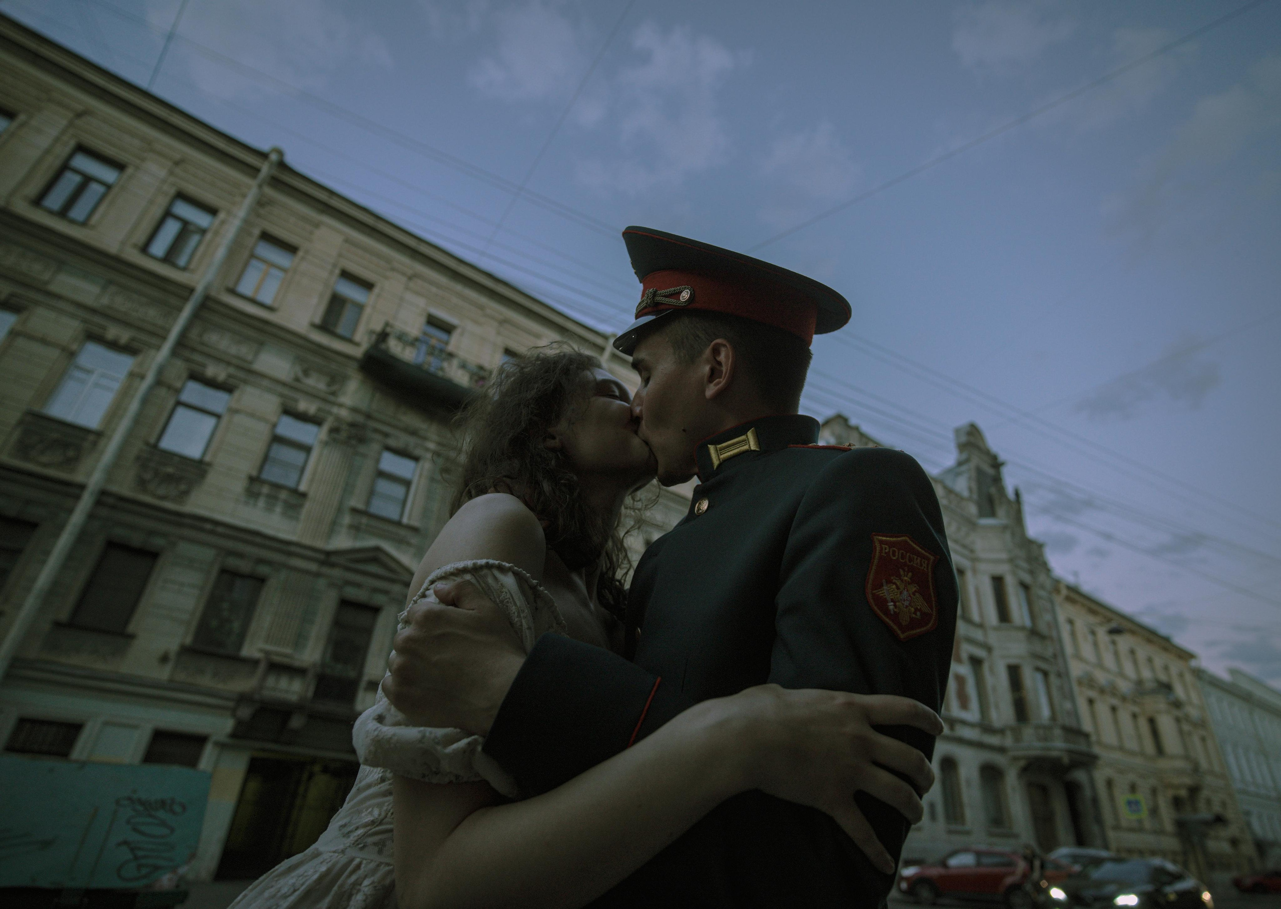 2021. Стрит-фотография, полная абсурда, идиотизма и красоты