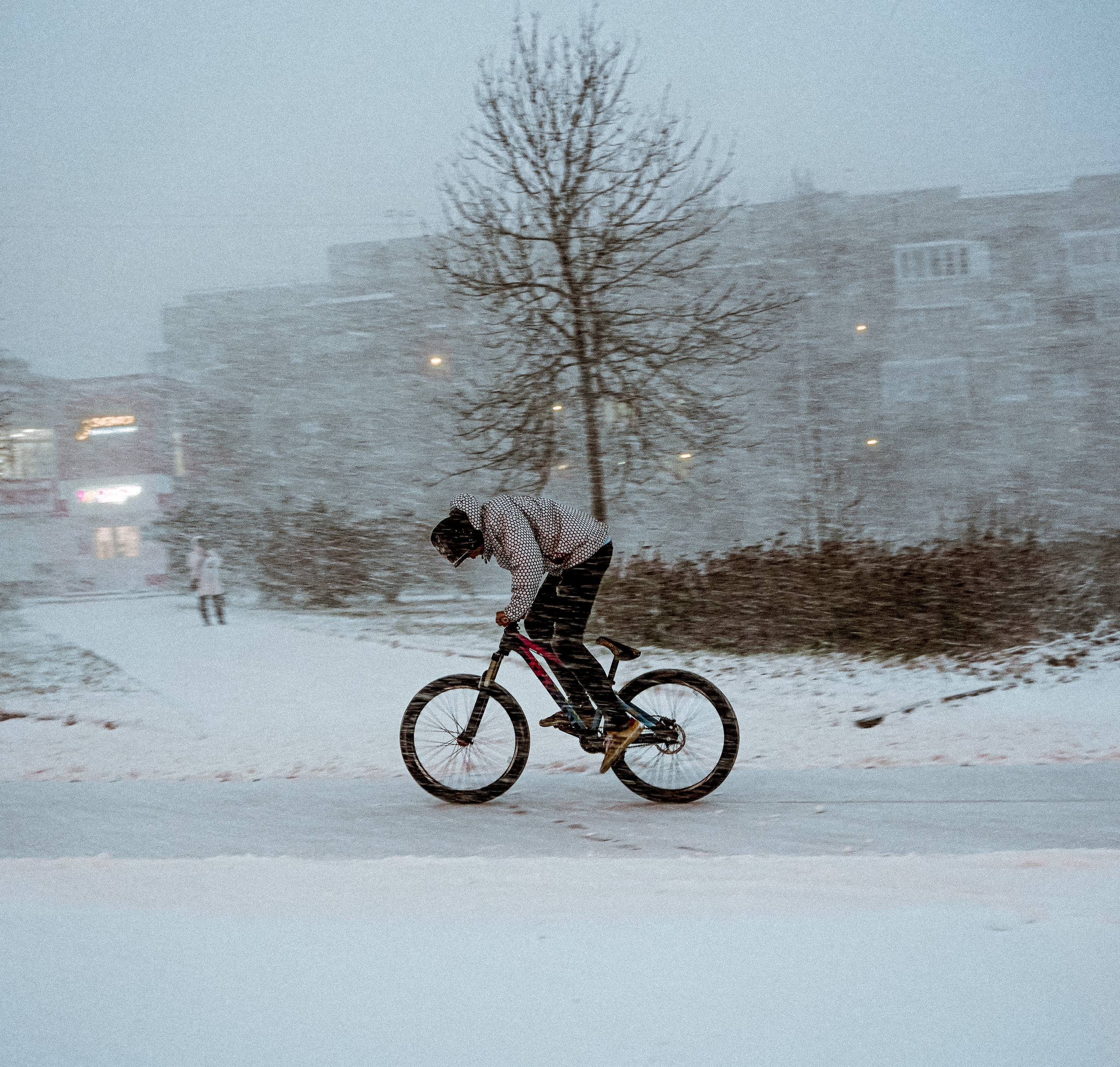 2020. Стрит-фотография, полная абсурда, идиотизма и красоты