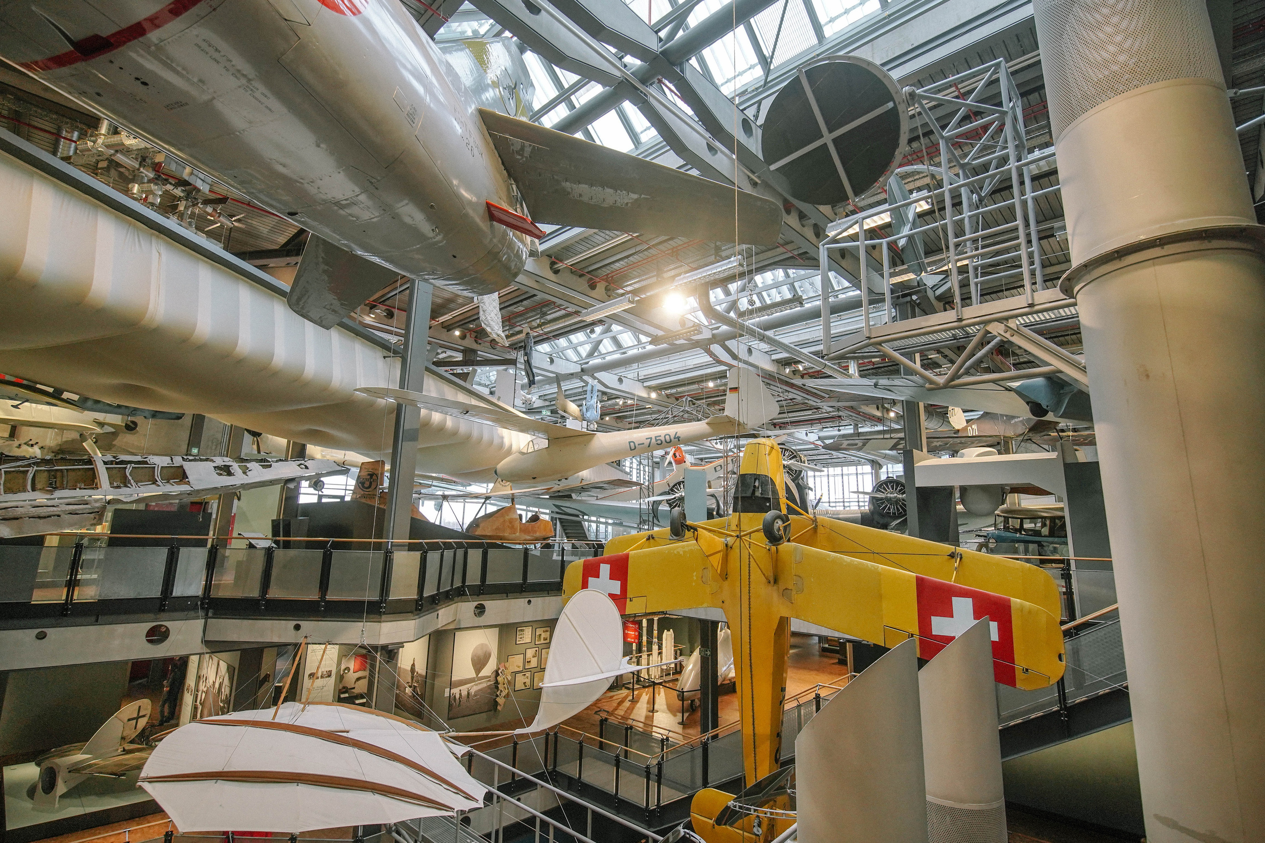 ГЕРМАНИЯ. Стрит-фотография, полная абсурда, идиотизма и красоты