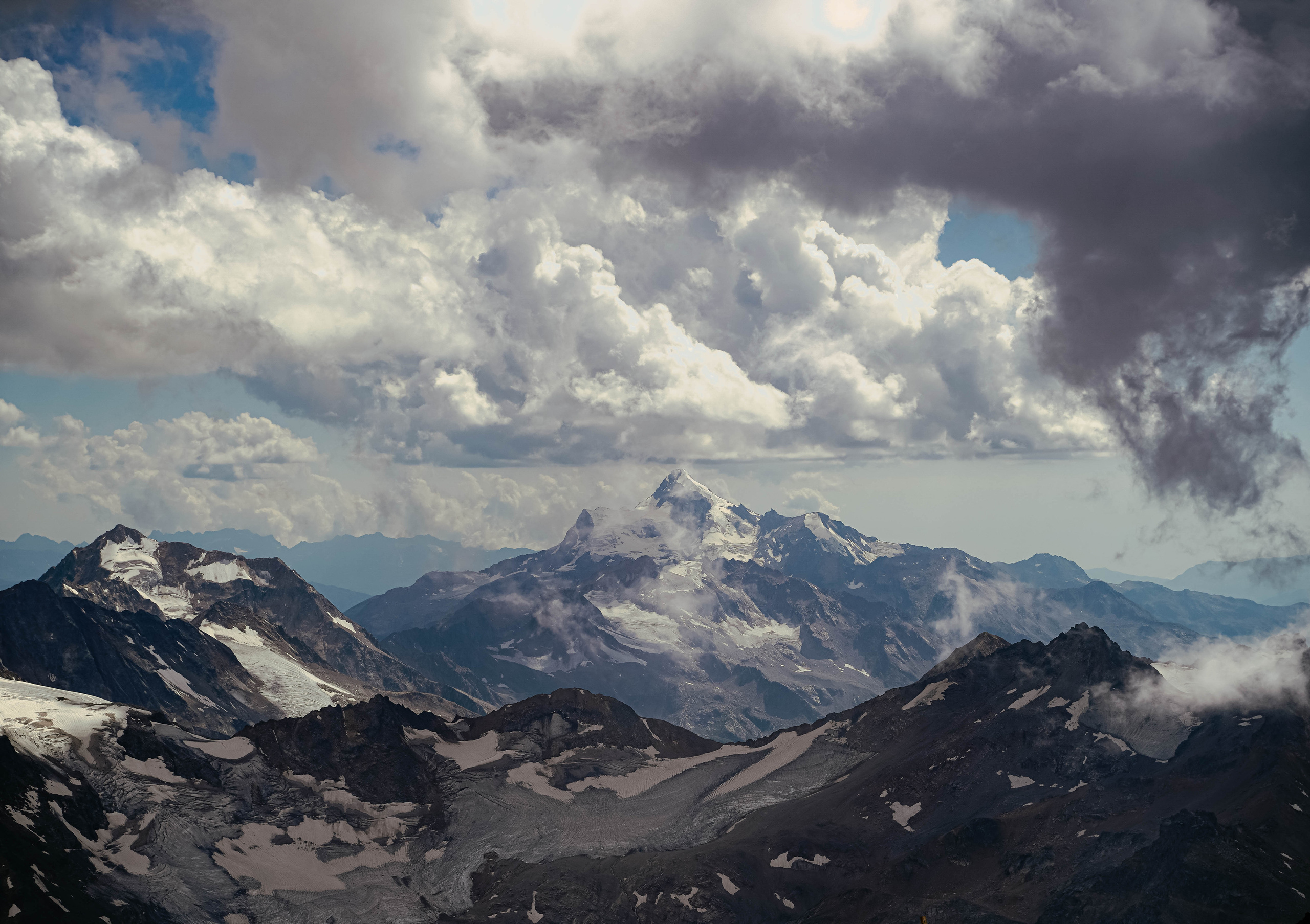 СЕВКАВ. Стрит-фотография, полная абсурда, идиотизма и красоты