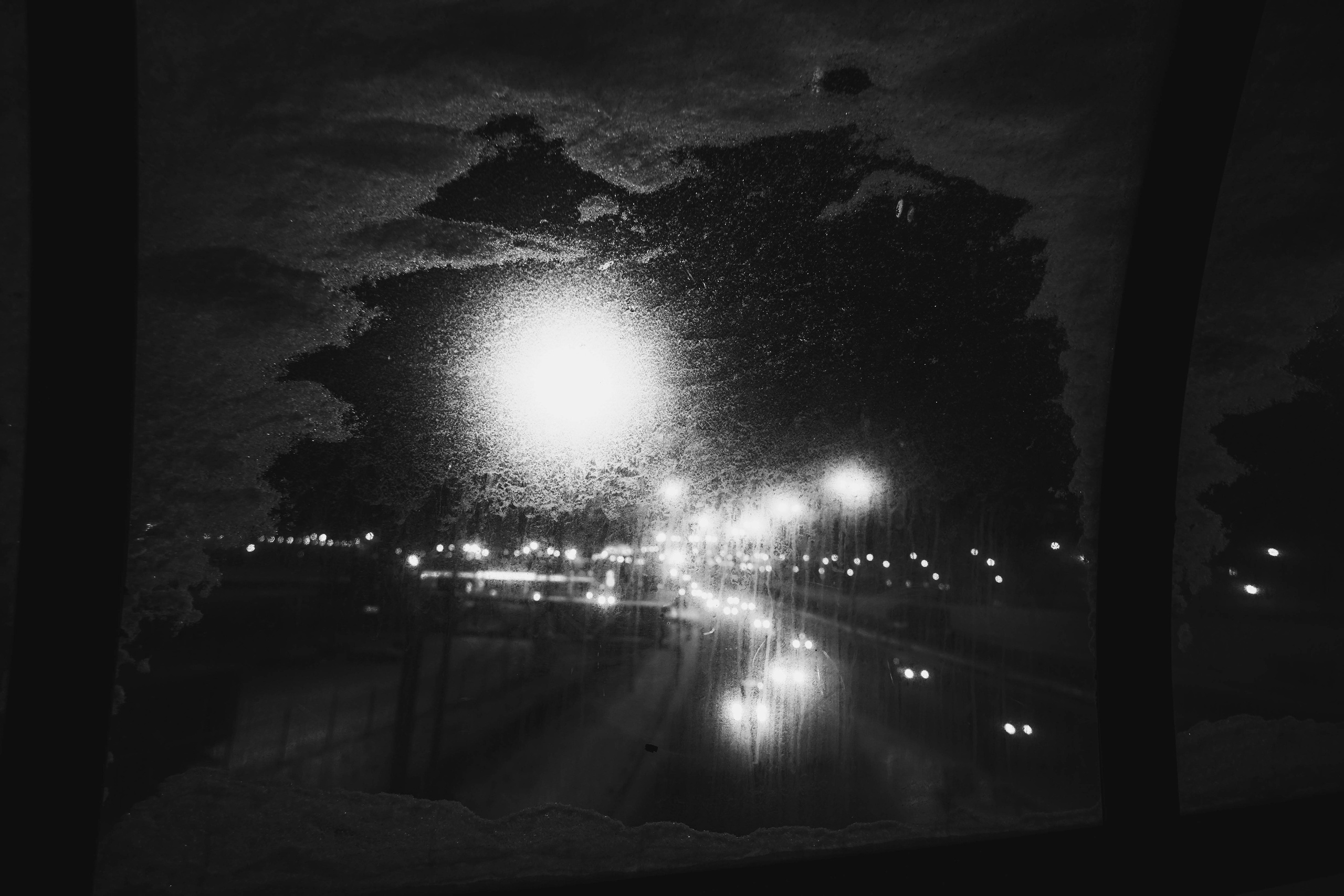 МИНСК. Стрит-фотография, полная абсурда, идиотизма и красоты