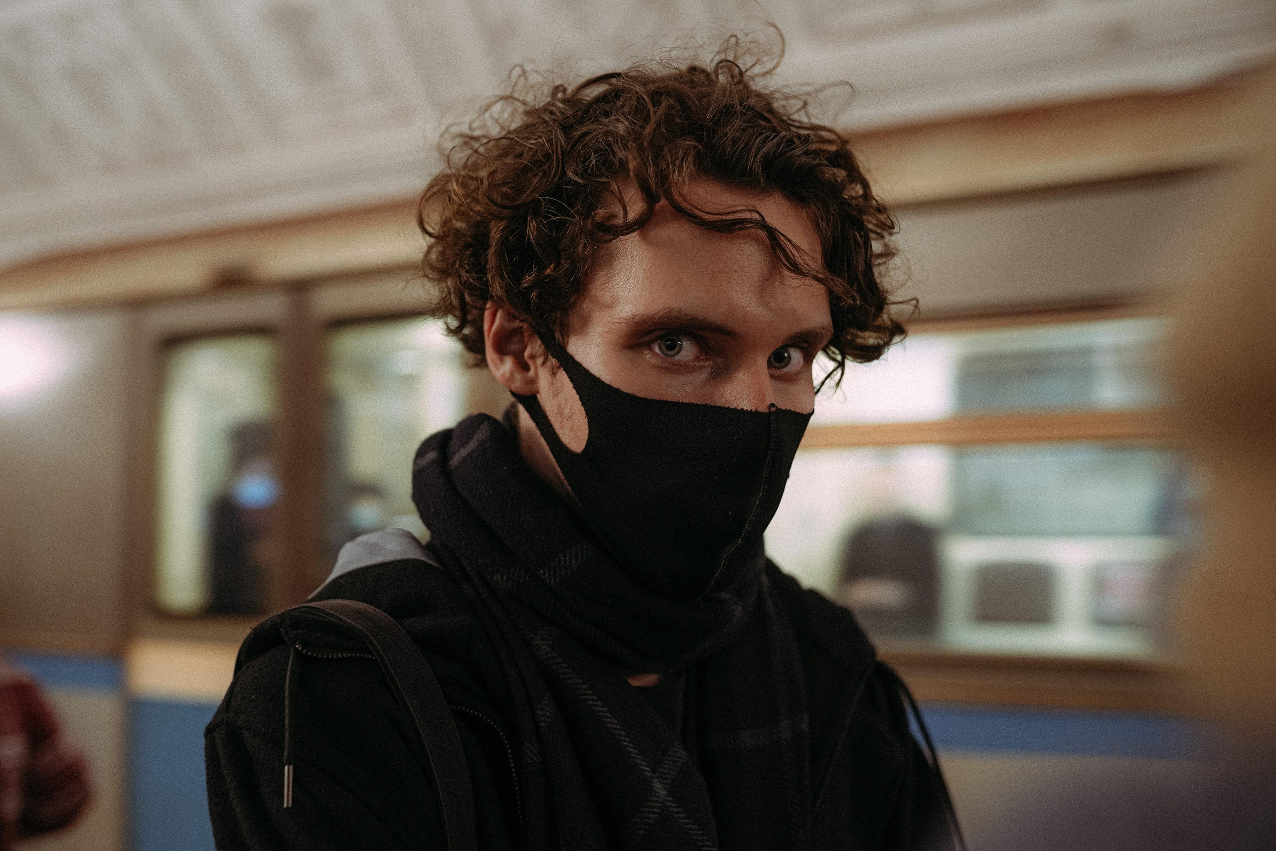 2021. Стрит-фотография, полная абсурда, идиотизма и красоты