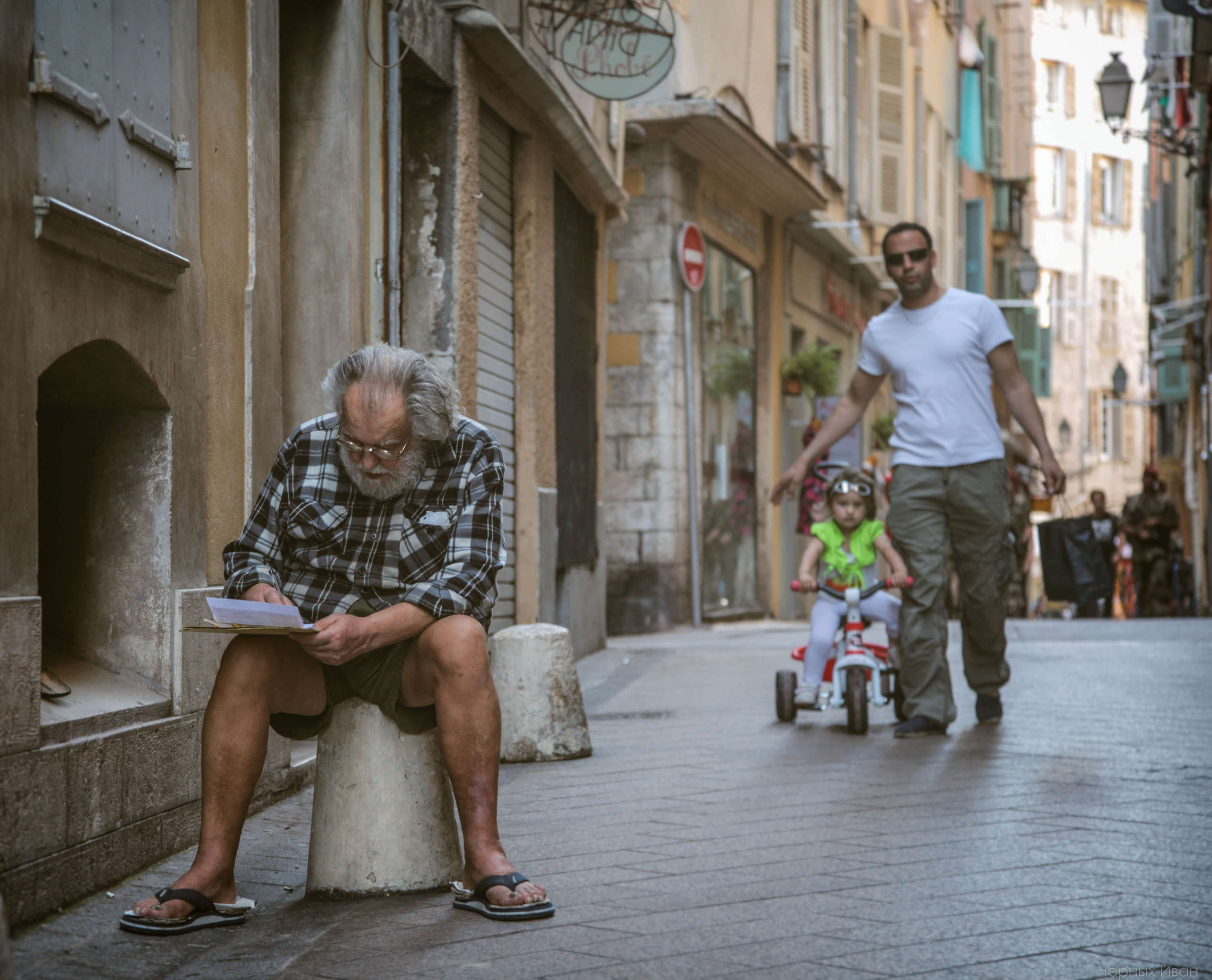 ФРАНЦИЯ. Стрит-фотография, полная абсурда, идиотизма и красоты