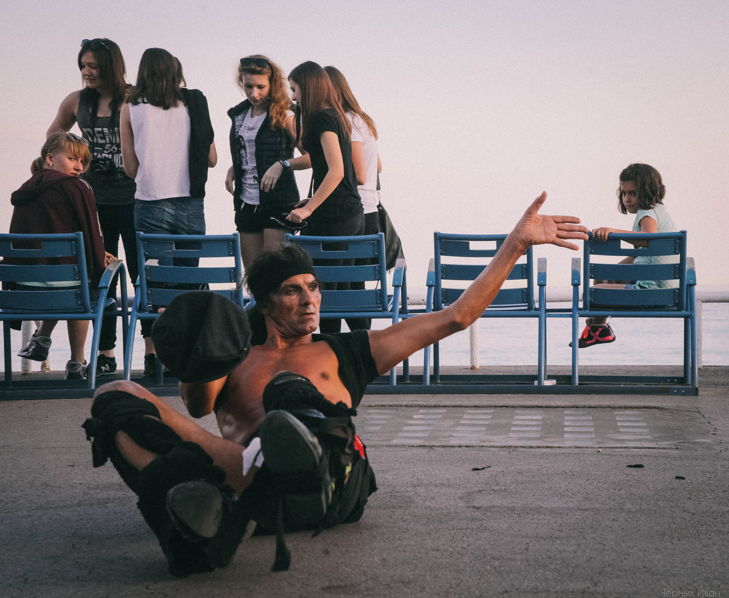 ФРАНЦИЯ. Стрит-фотография, полная абсурда, идиотизма и красоты