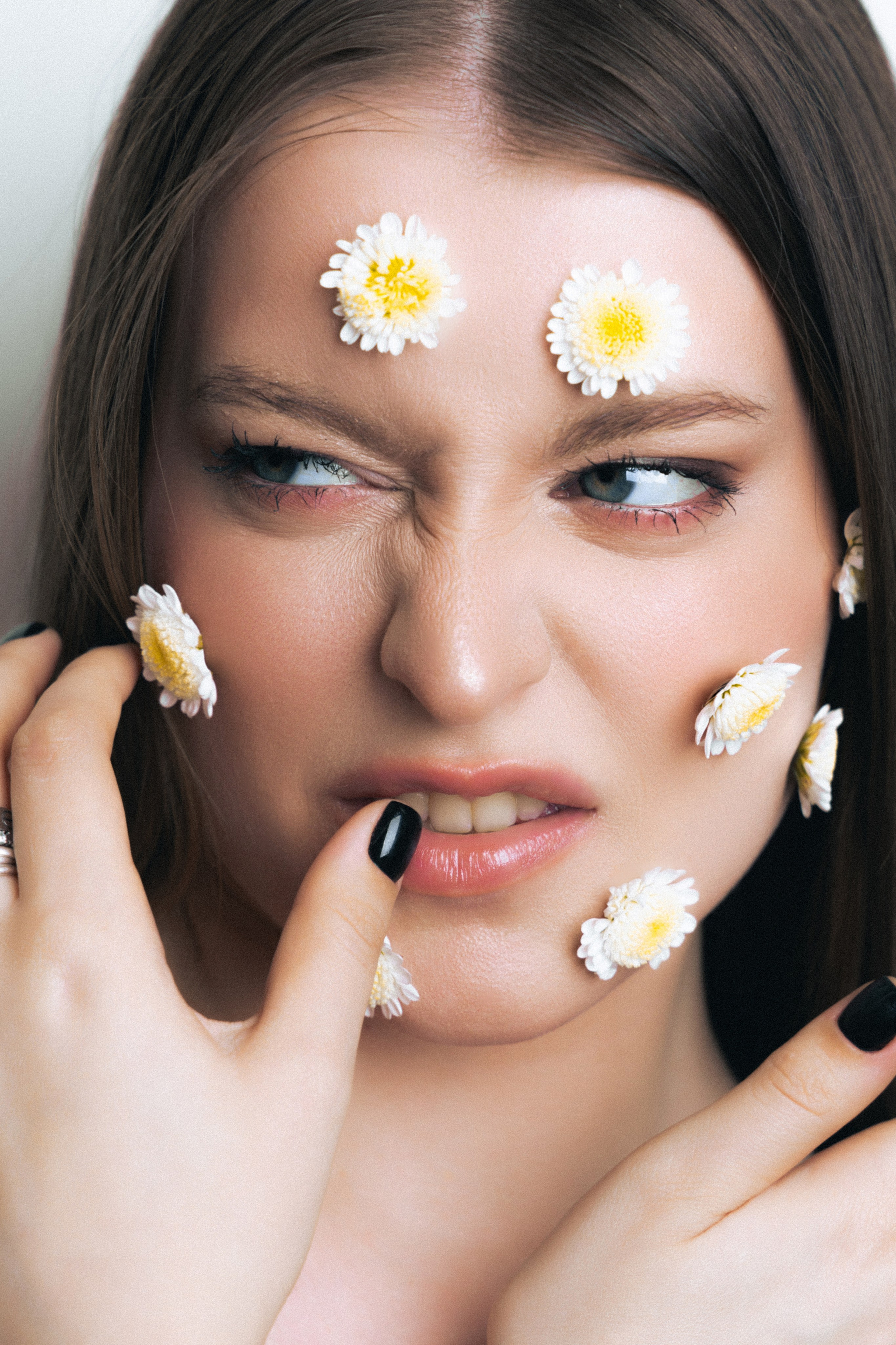 КОНТЕНТ (for @shugababy). Photographer — Regina Sal’manova. Uray