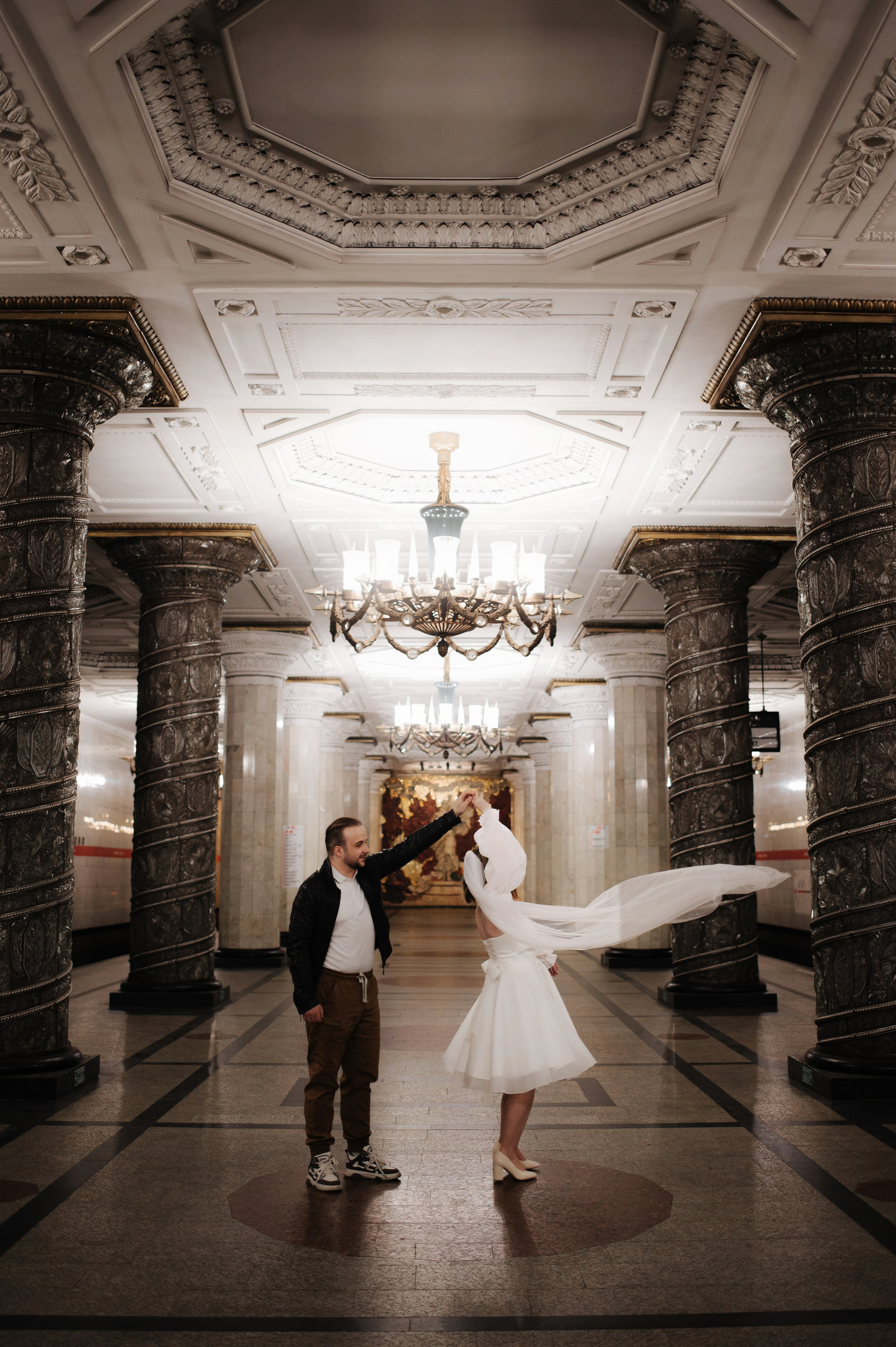 Свадебная в метро. Семейный и свадебный фотограф в Санкт-Петербурге Юлия Мельникова