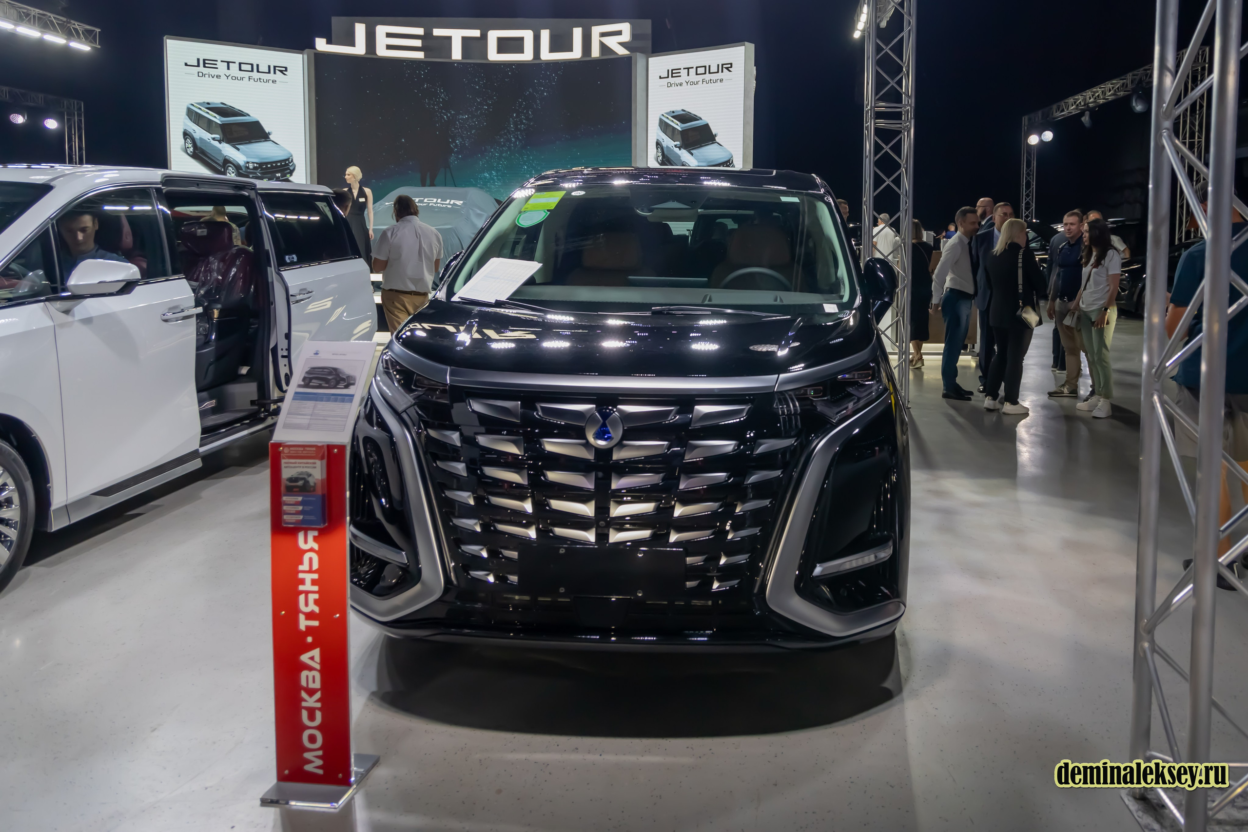 Chinese Motor Show 2024. Репортажный, семейный и студийный фотограф в Москве Демин Алексей