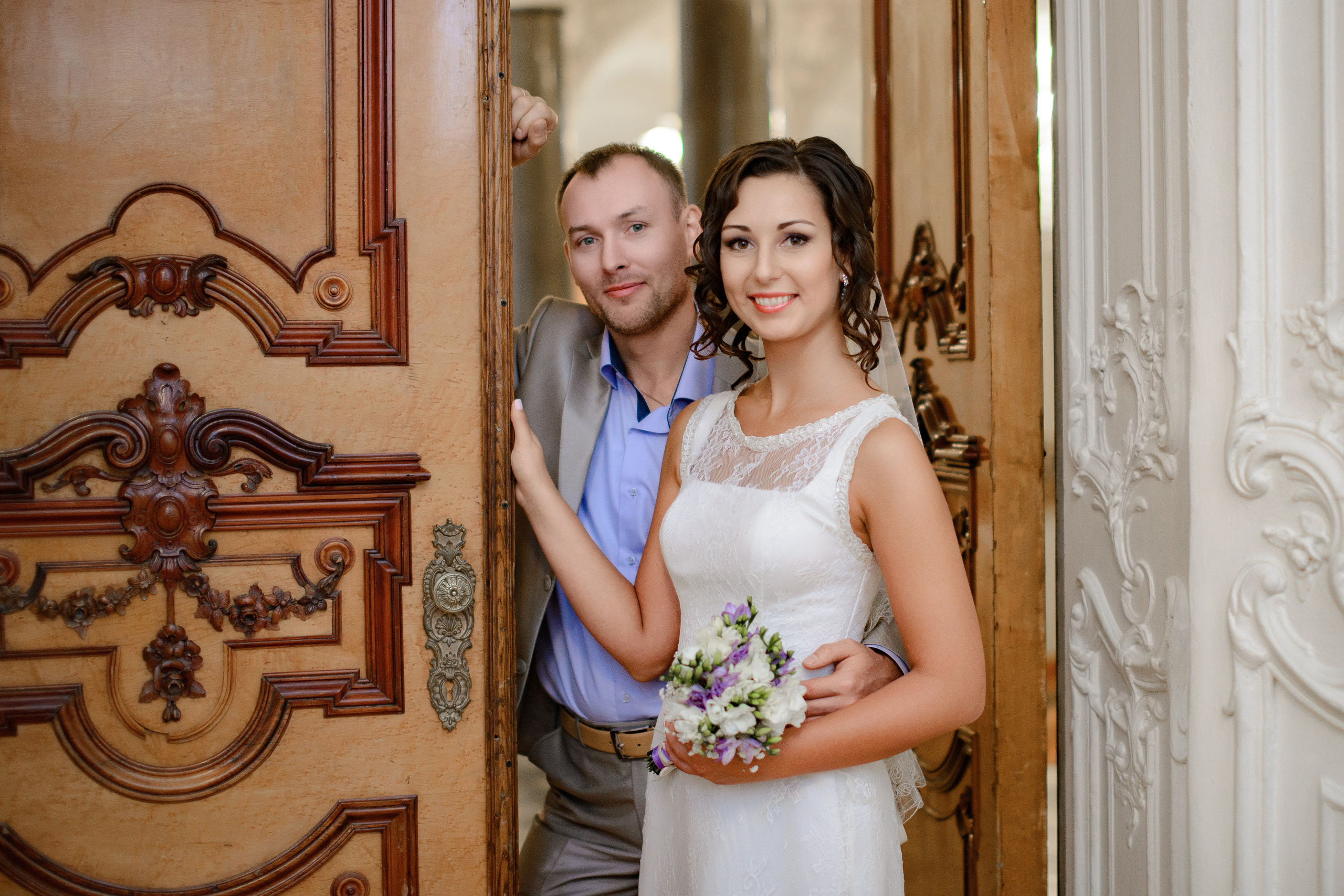 Свадебная фотосессия во дворце от 5000 рублей.