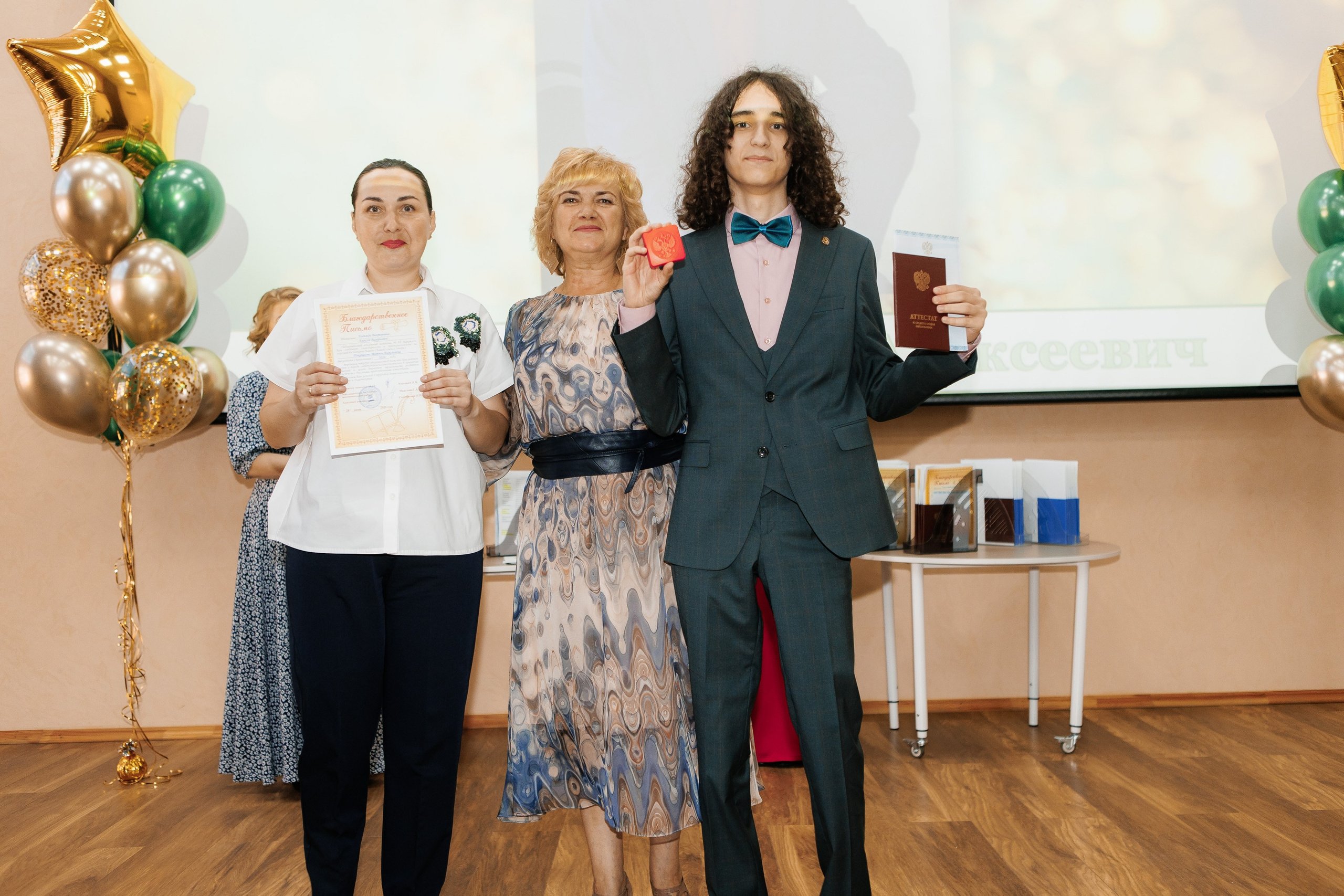 Выпускной Гимназия 12 2024 г. Свадебный и портретный Фотограф в Липецке Дмитрий Котюков