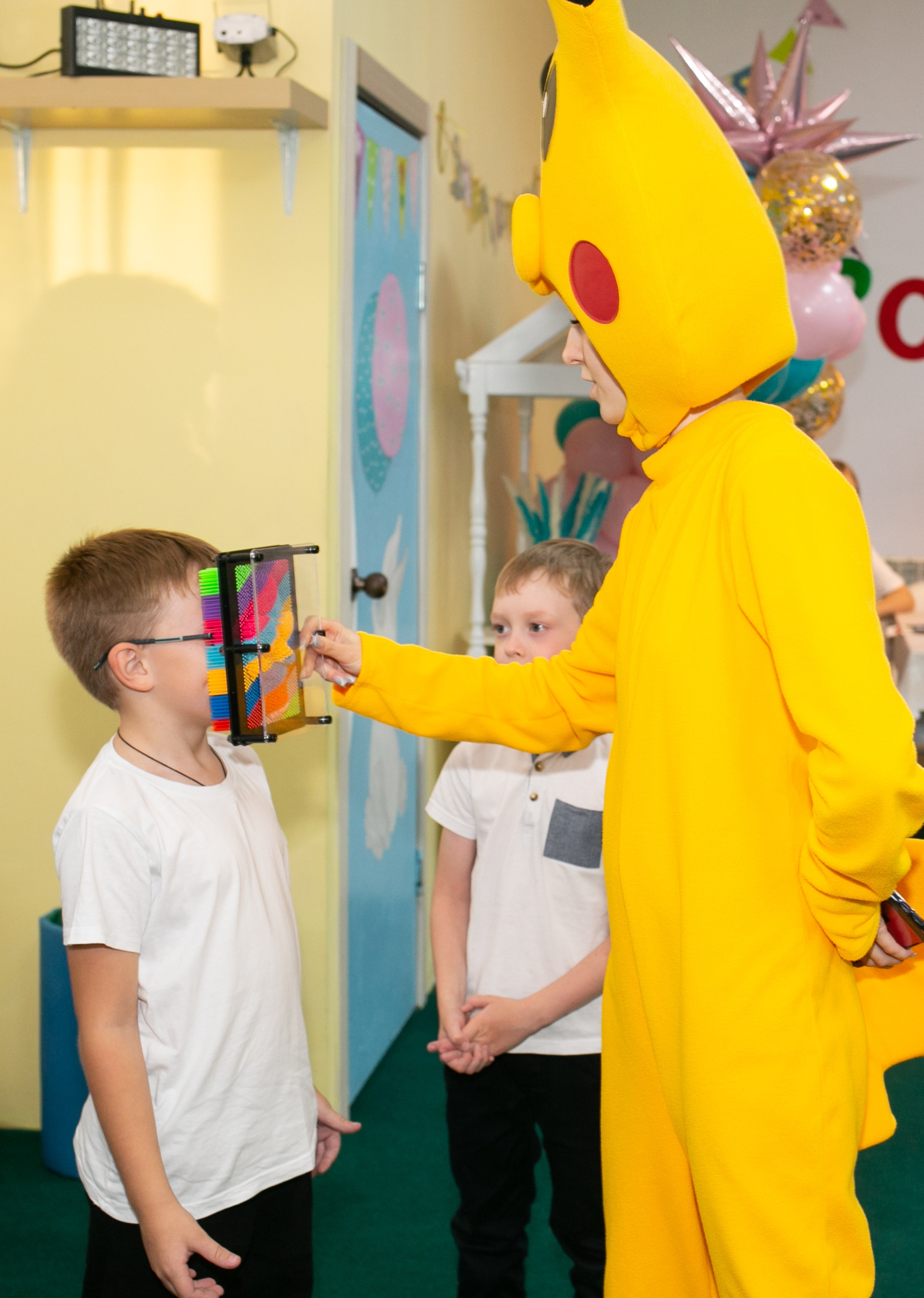 Белый кролик. Пикачу. Фотограф новорожденных и семейный фотограф НСО г. Бердск Марина Львова