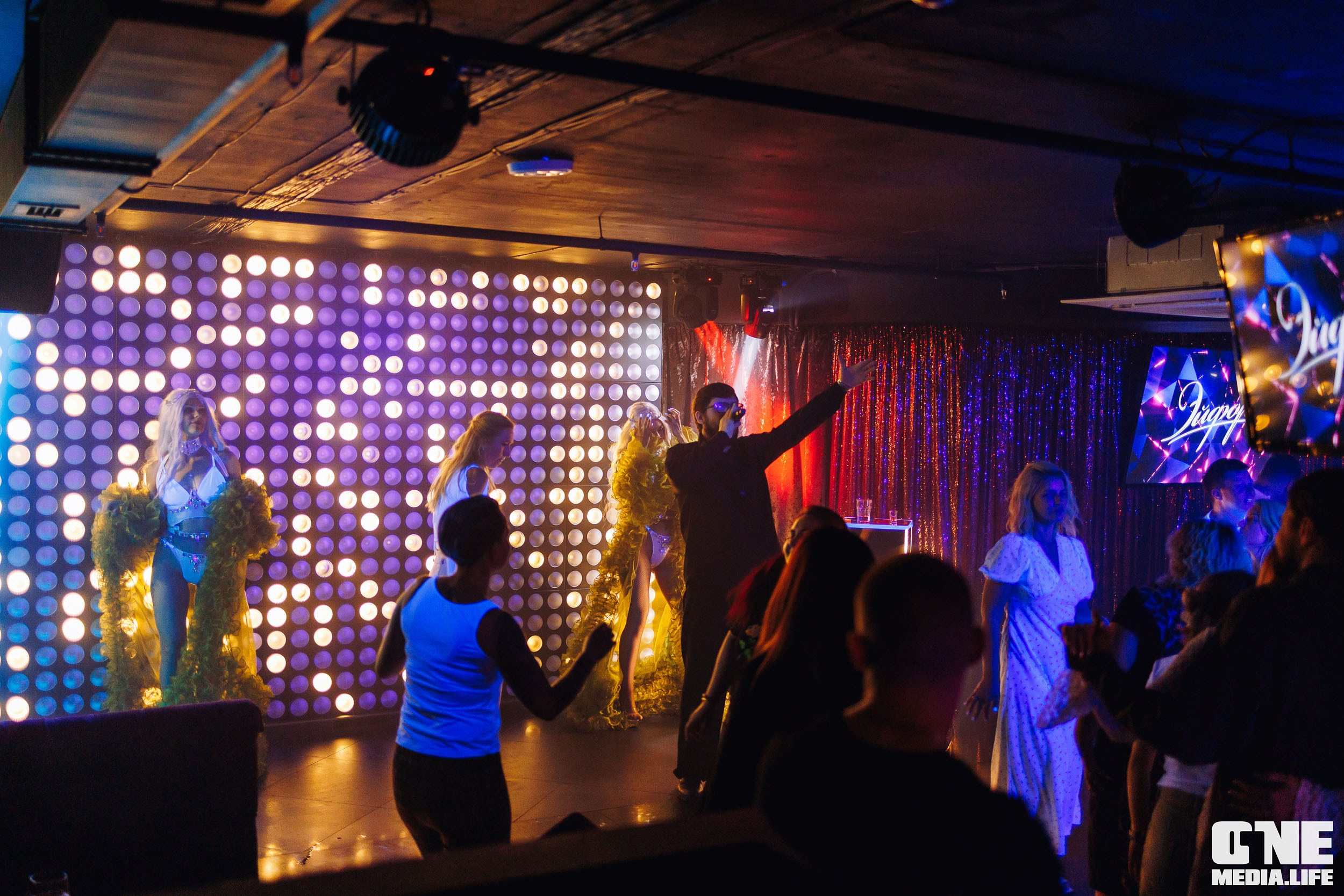 Фоторепортаж из караоке-клуба Эйфория. One Media Life: фоторепортажи, фотоотчеты с мероприятий и заведений