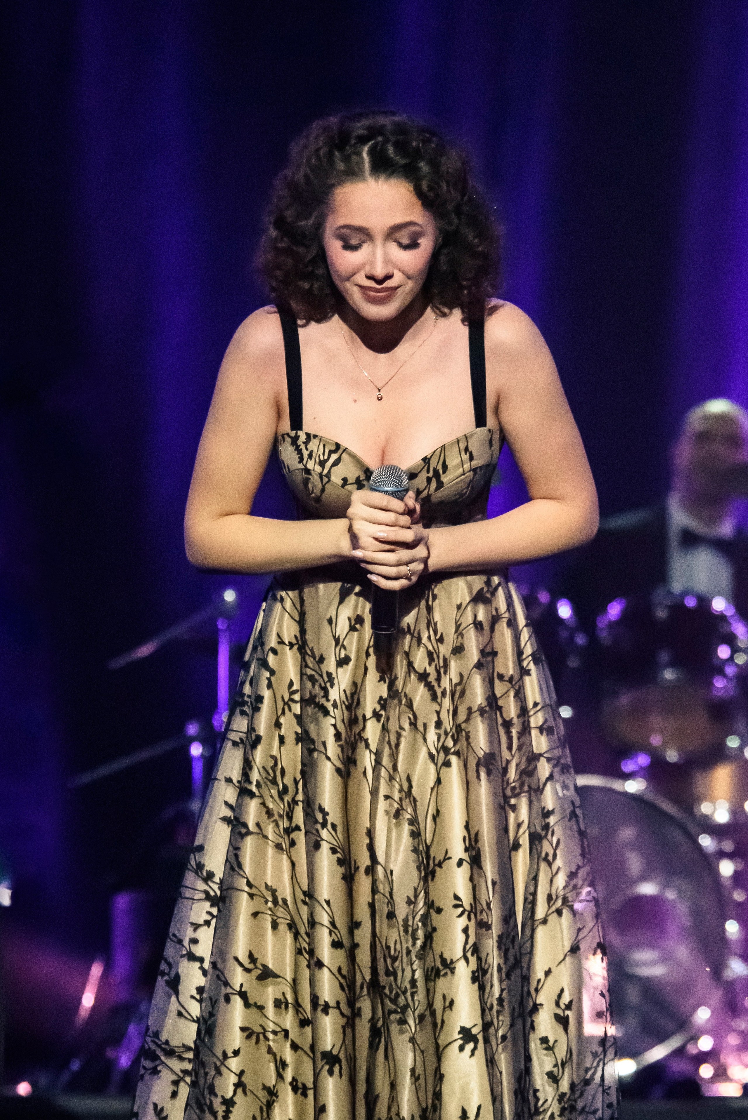 Лариса Рубальская «40 лет с песней по жизни» — Крокус Сити Холл. Бренд-фотограф для экспертов и блогеров в Москве Влада Горбовская