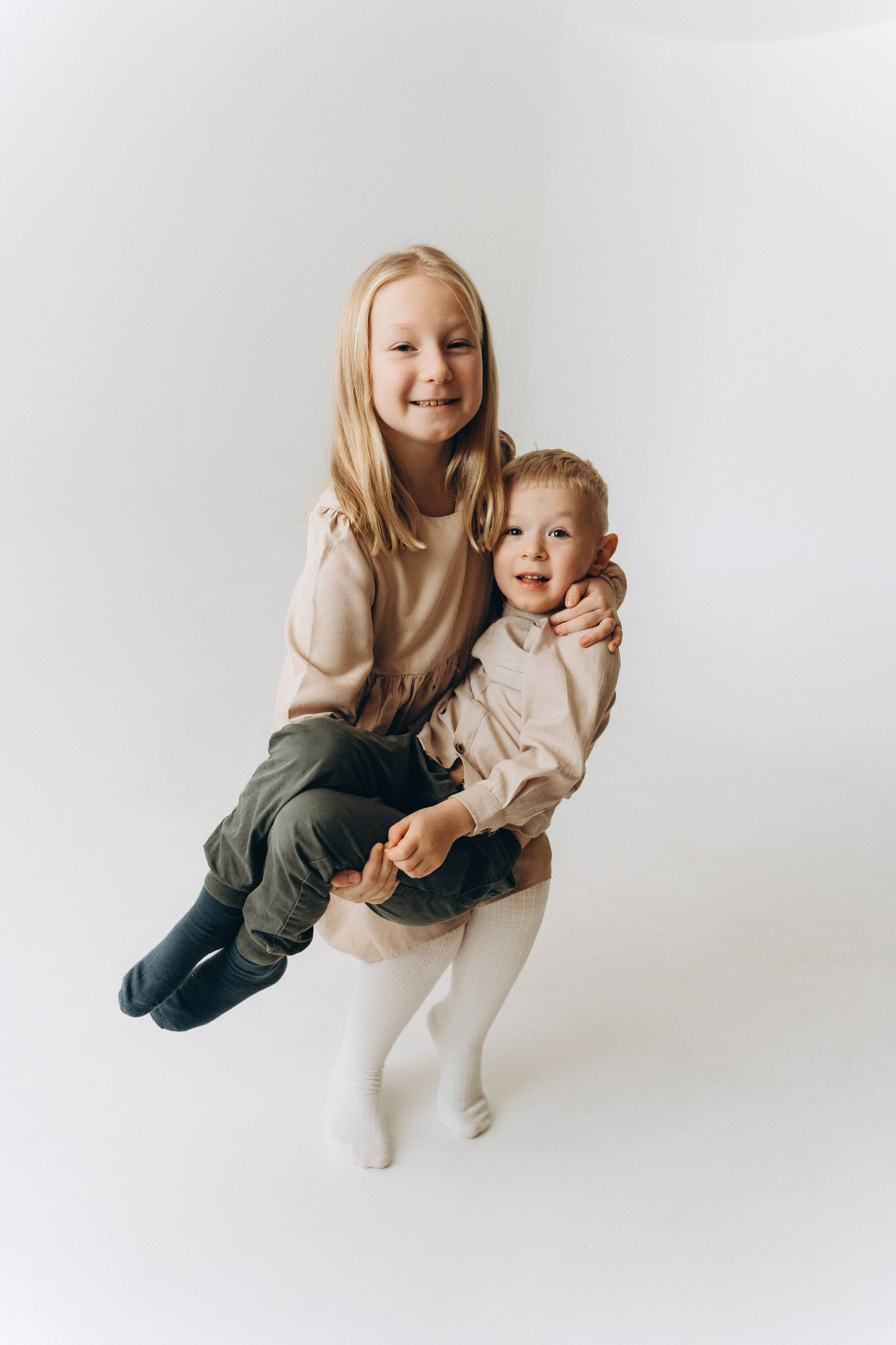 Виктор Мария Вероника Дима. Лайфстайл фотограф в Ханты-Мансийске Мария Шишкина