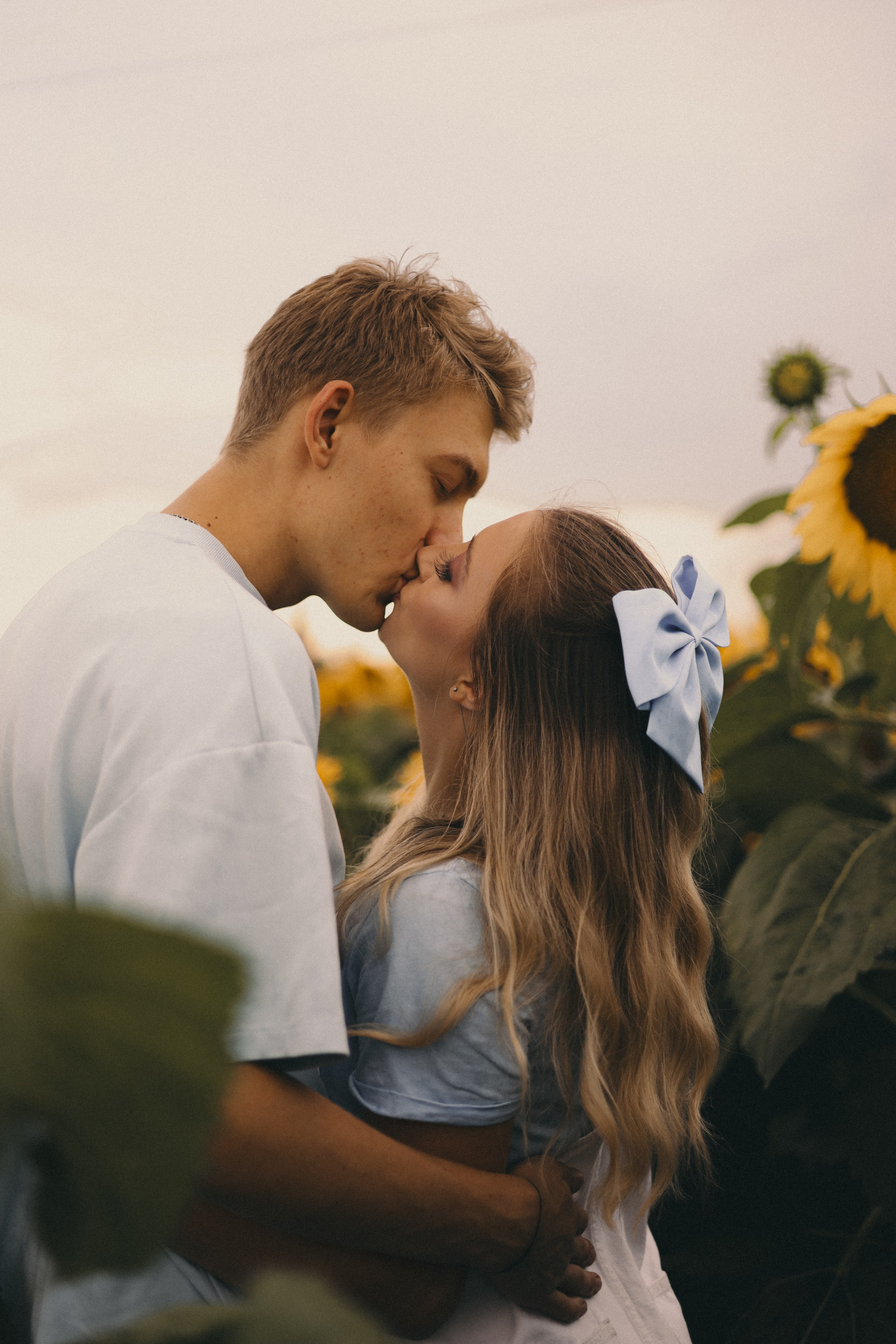 Михаил и Валерия | Подсолнухи. Фотограф Мария Лаенко