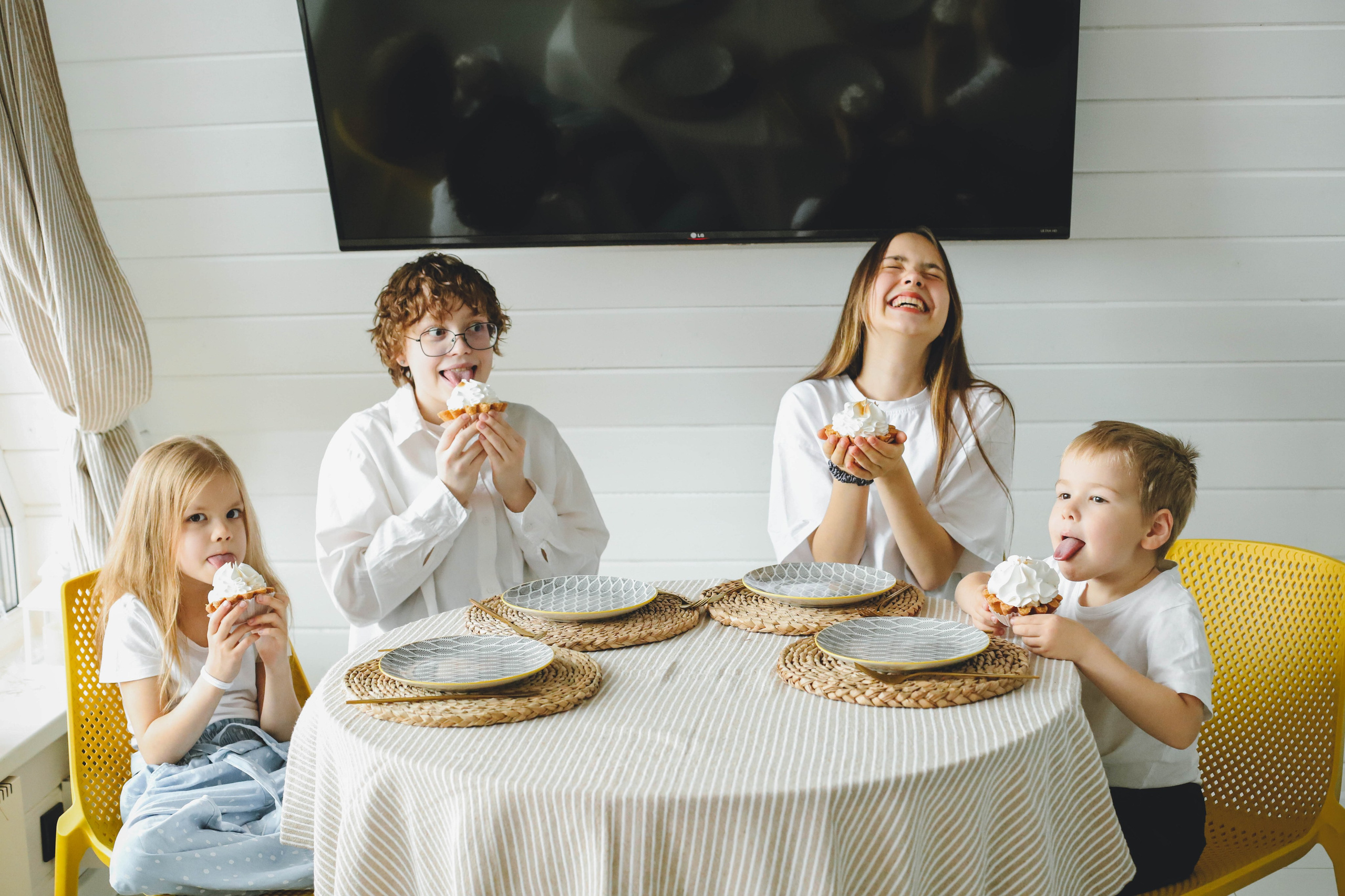 В красивом красном домике. Фотограф в Сургуте Брызгунова Анастасия