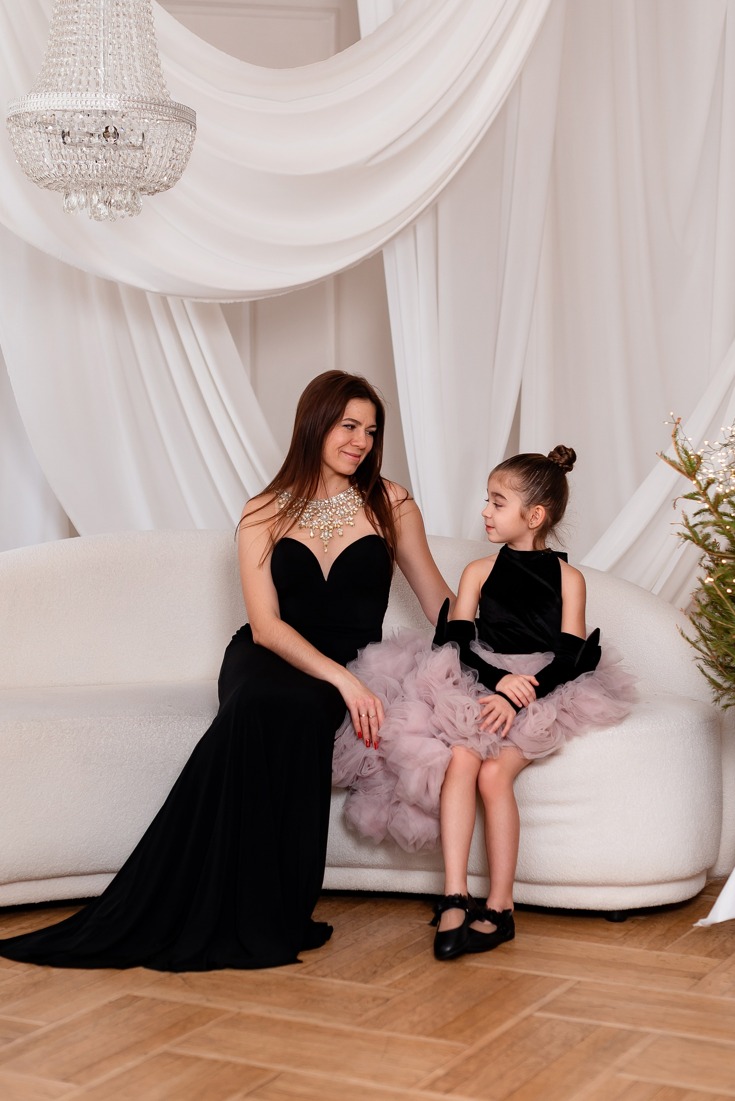 Юля и Варя Новогодняя. Фотограф Татьяна Иванчикова