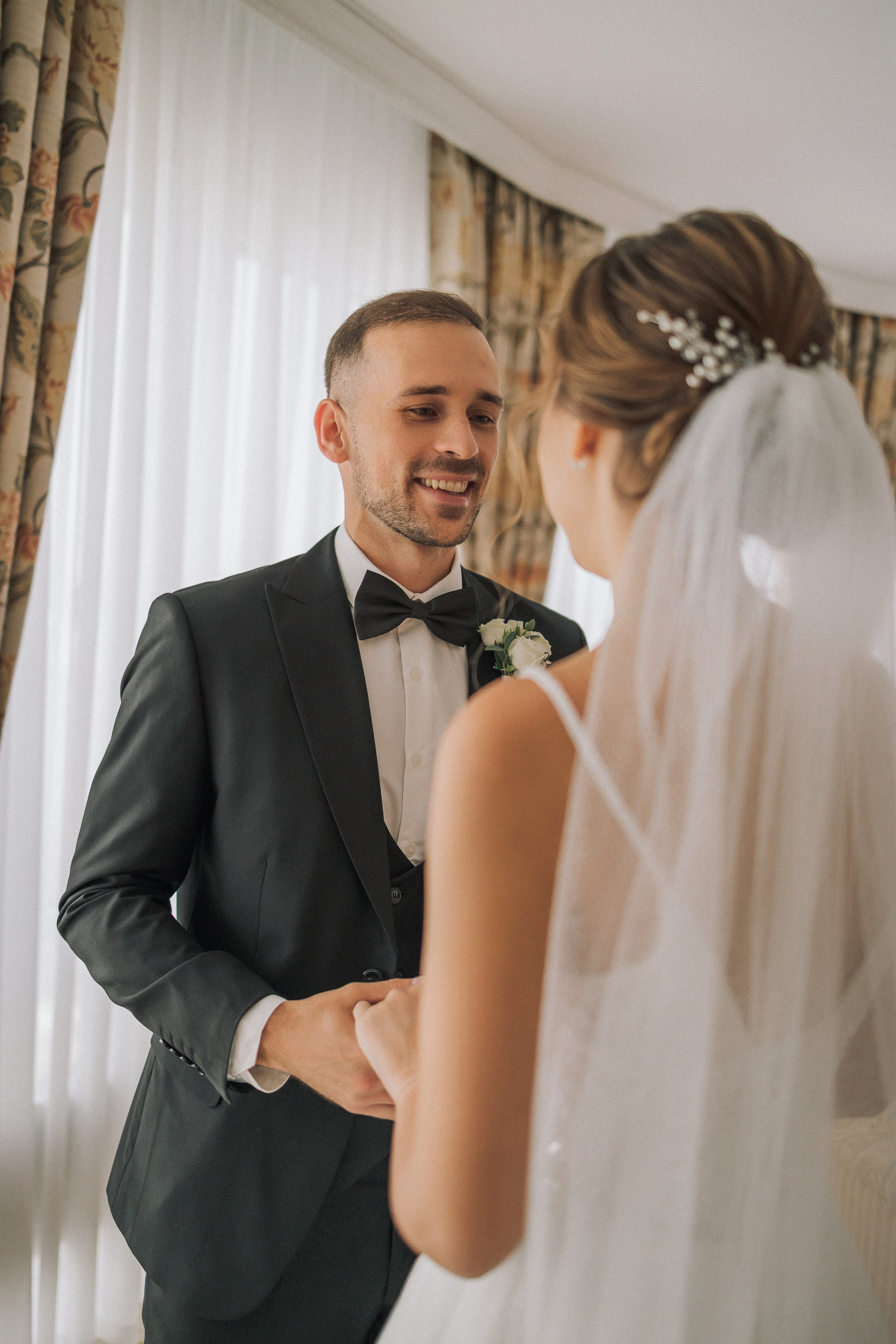 Свадебная прогулка Екатерины и Евгения. Свадебная фотография. Арина Рубах