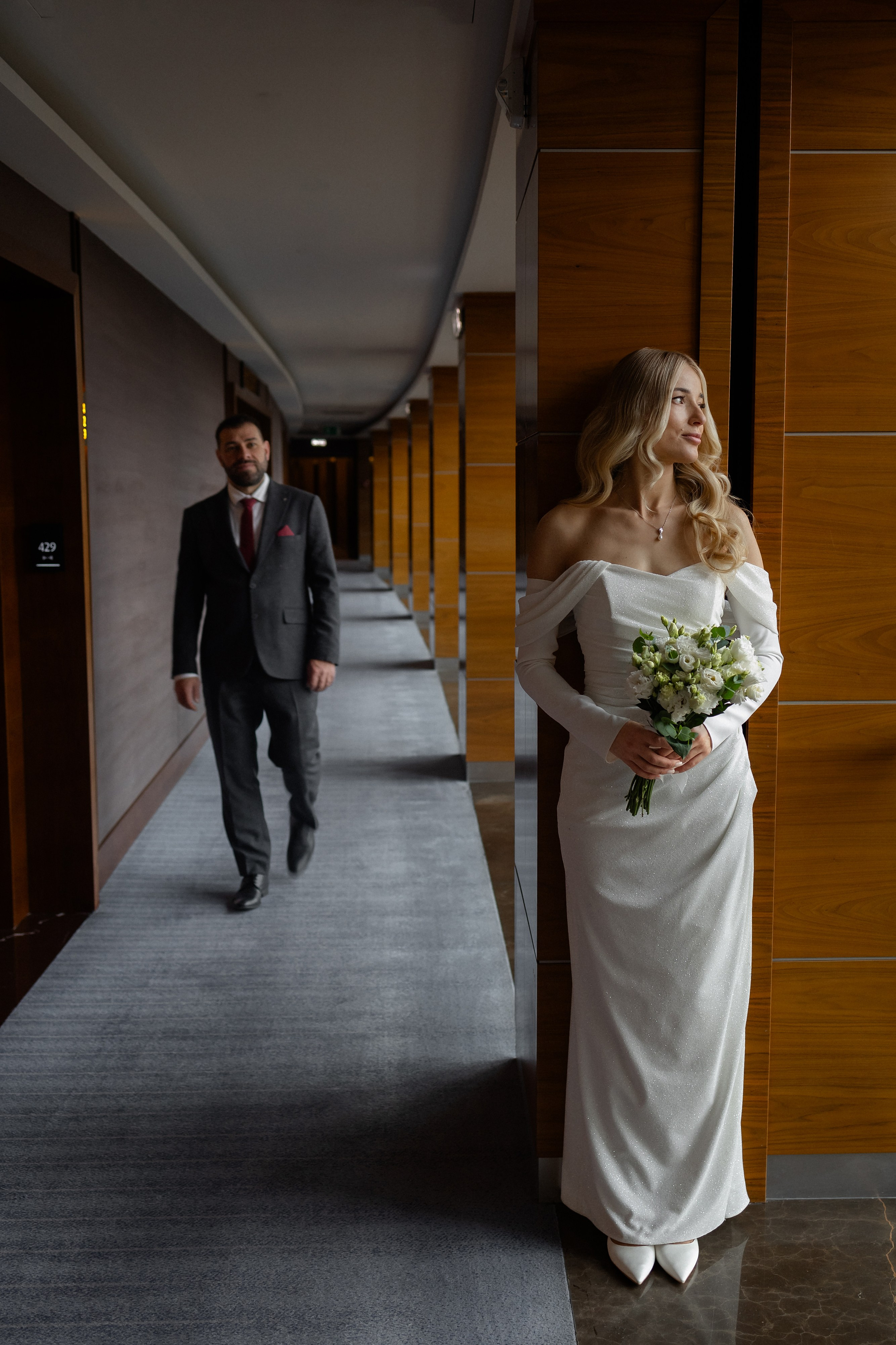 Свадебная фотосессия в отеле Марриот в Минске (Minsk Marriott Hotel). Свадебный фотограф в Минске/Беларуси Сергей Спиридонов