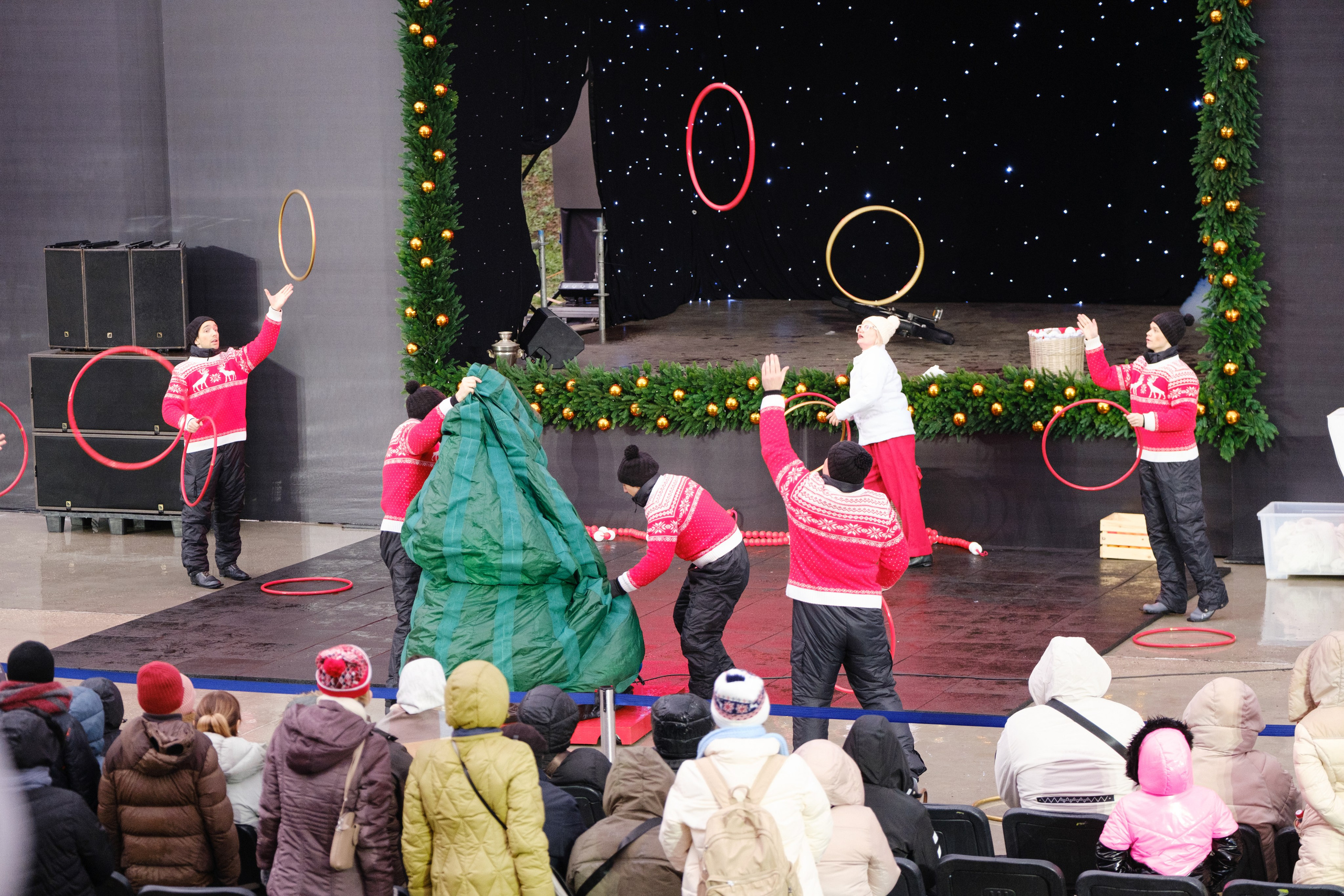 Новогодний репортаж из парка «Новый Херсонес» | Фотограф Илья Желдак. Профессиональная фотосъемка в Крыму. Натуральные эмоции и живые кадры. Забронируйте дату прямо сейчас!