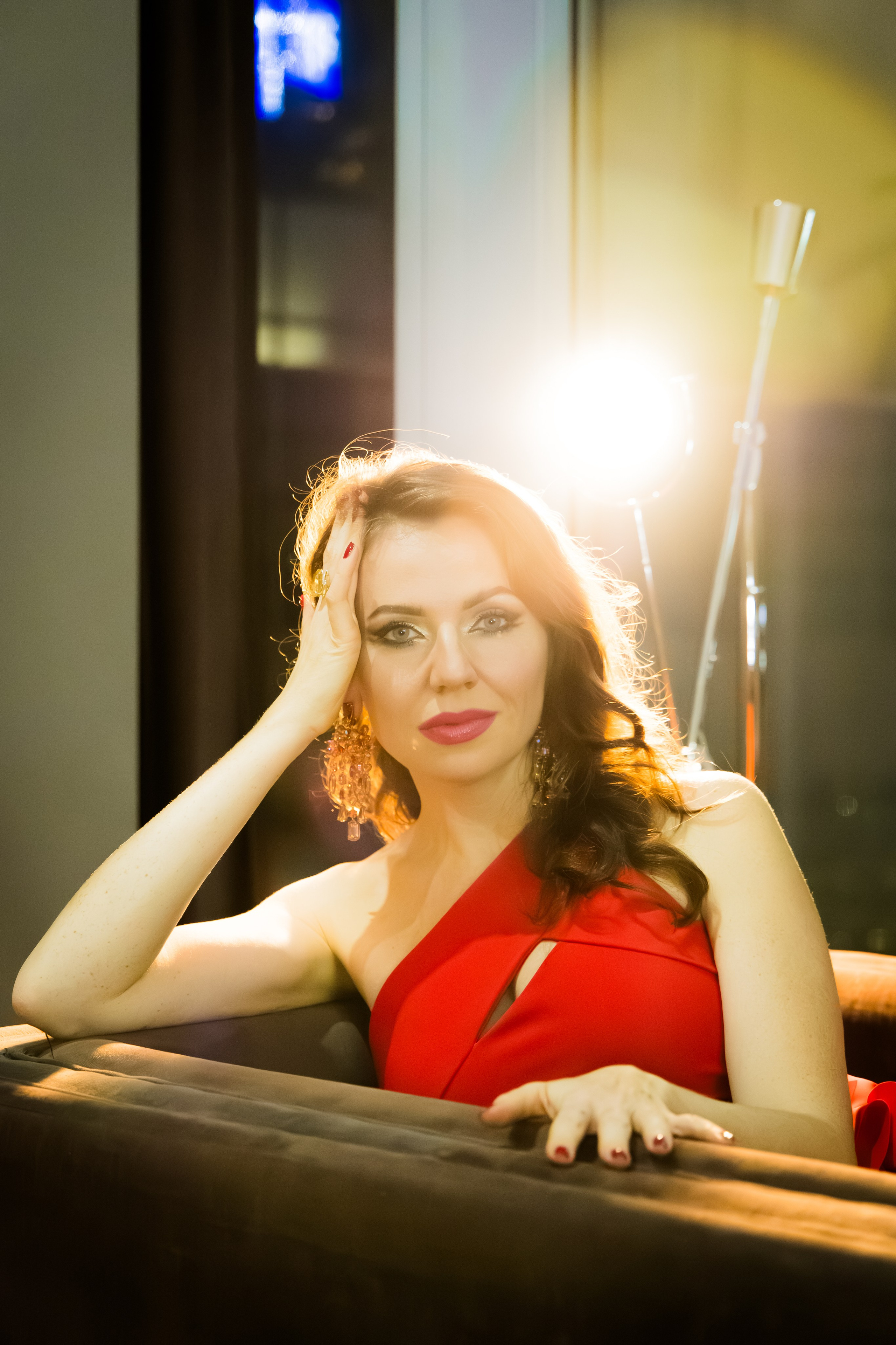 В помещении. Photomantis