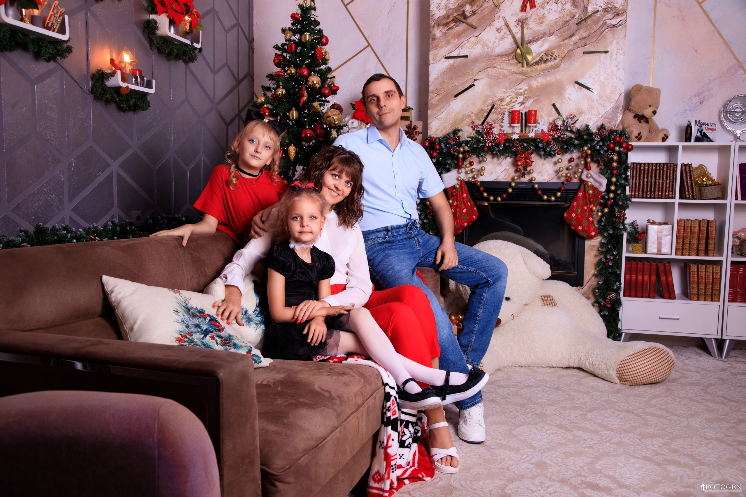 Портфолио семейных фотосессий: Тепло в новогодних интерьерах. Интерьерная фотостудия FOTOGEN г. Краснодар