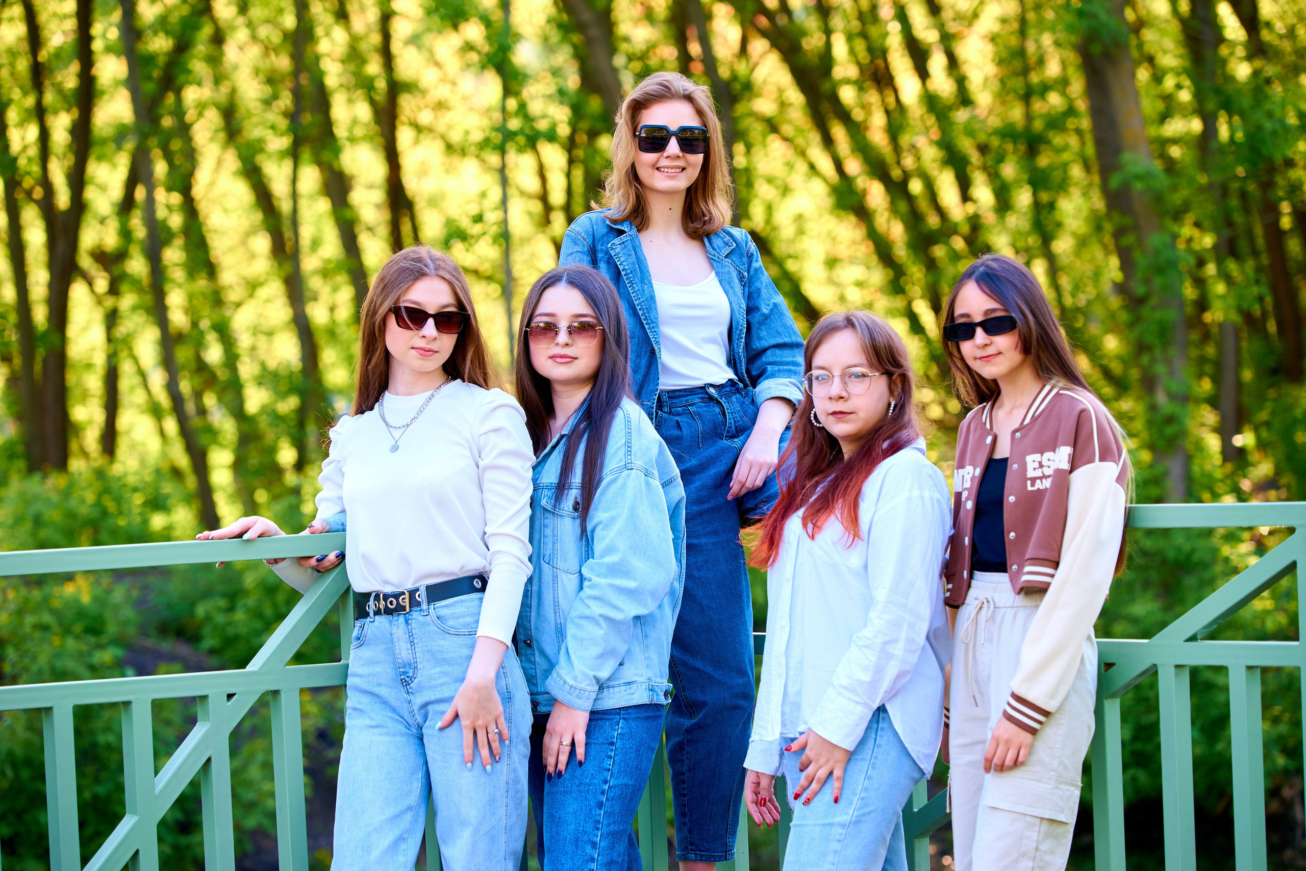 Весна 2023 в парке. 11 класс. Childrenfoto.ru