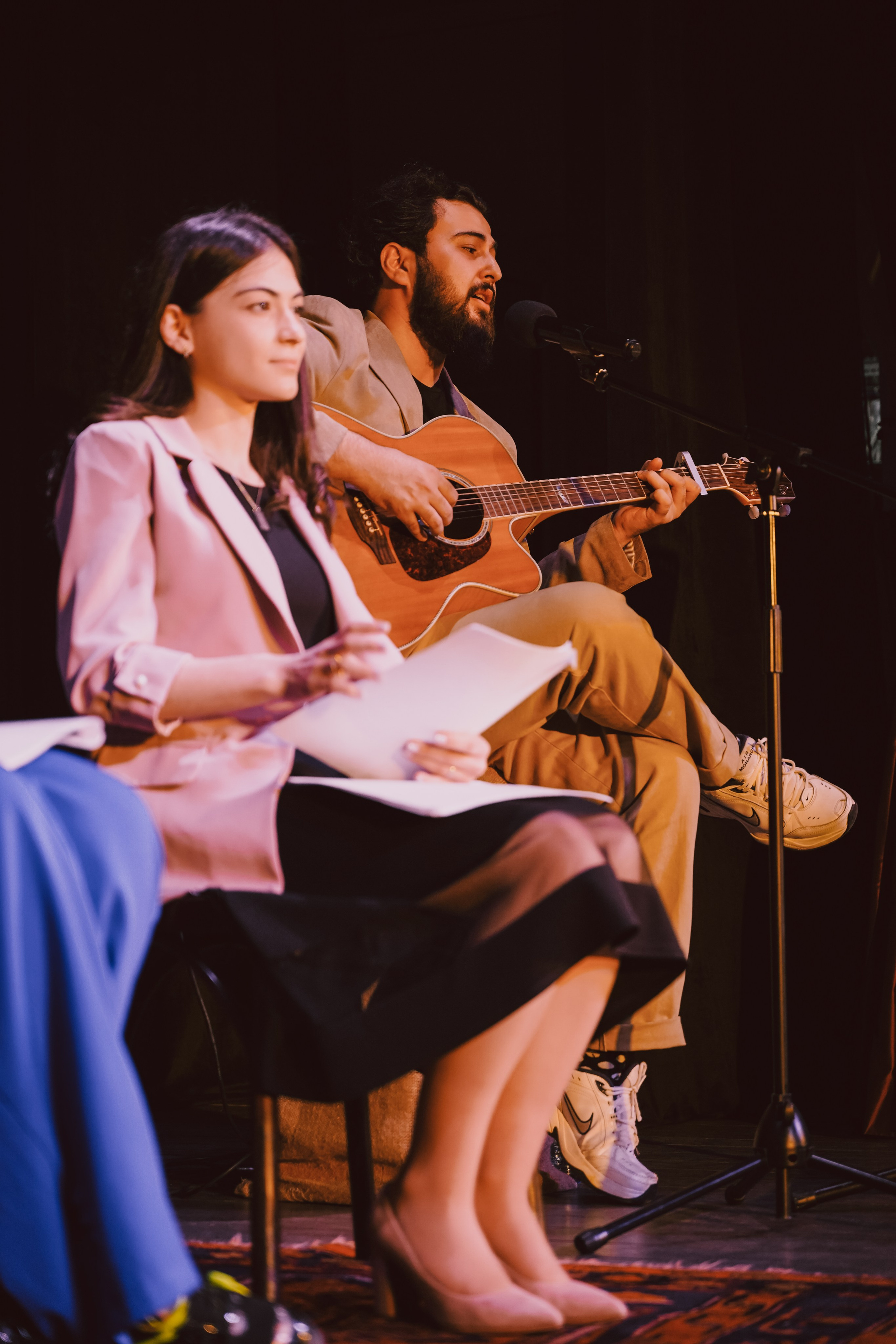 Поэтический вечер. Амина Абасова — индивидуальный фотограф в Махачкале, Дагестан