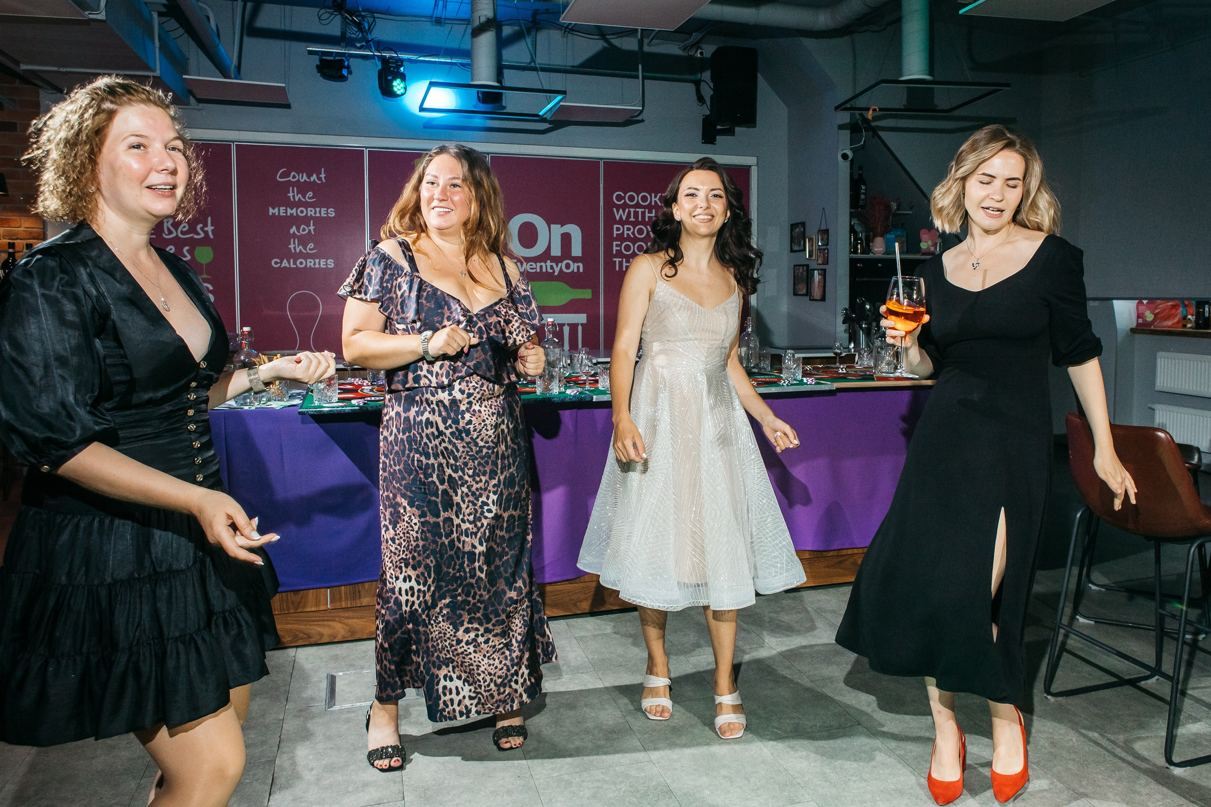 Позитивный репортажный фотограф на День Рождение, юбилей Питер