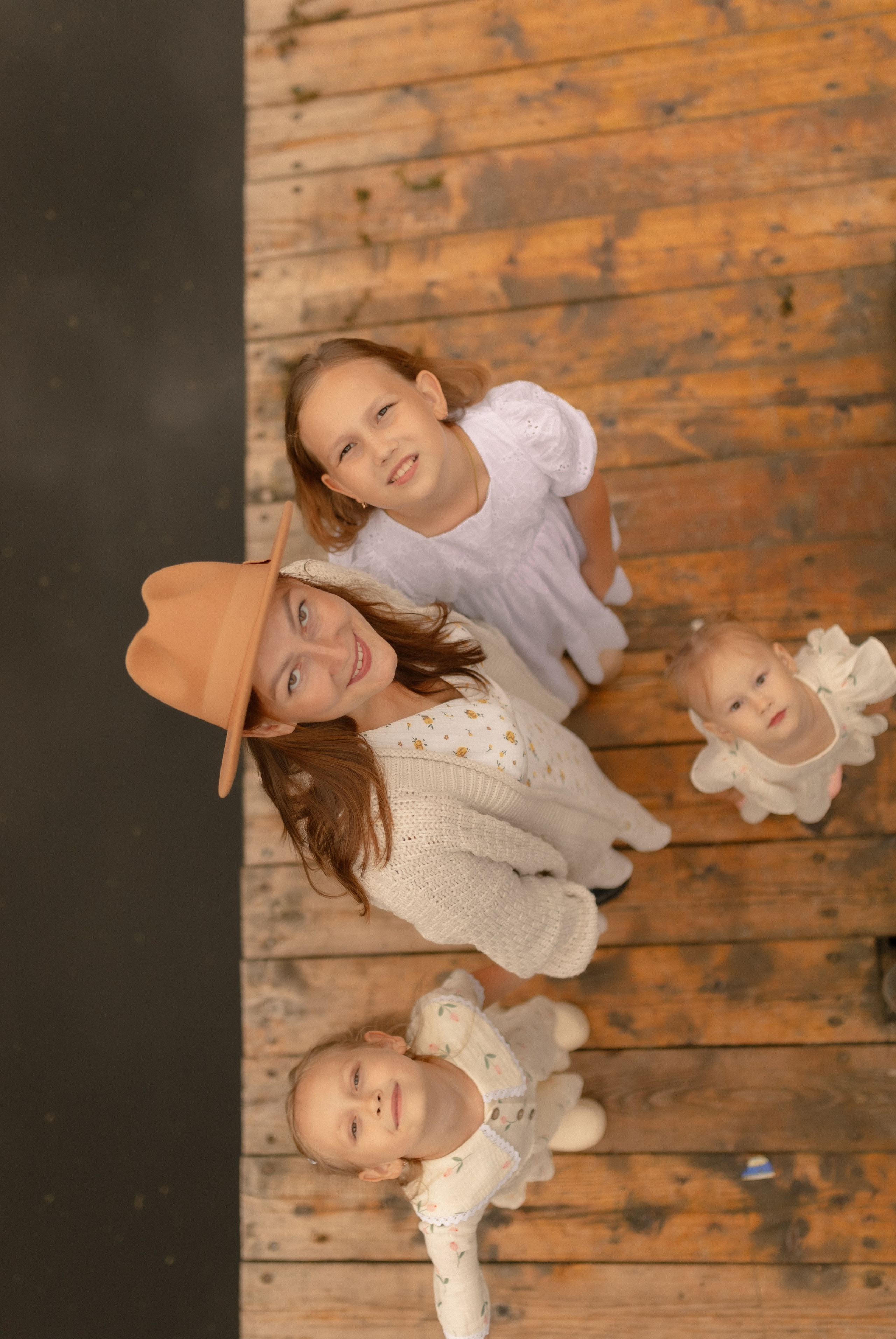 Мама Алина, Маша, Дина и Анечка. Фотограф Татьяна Семенова