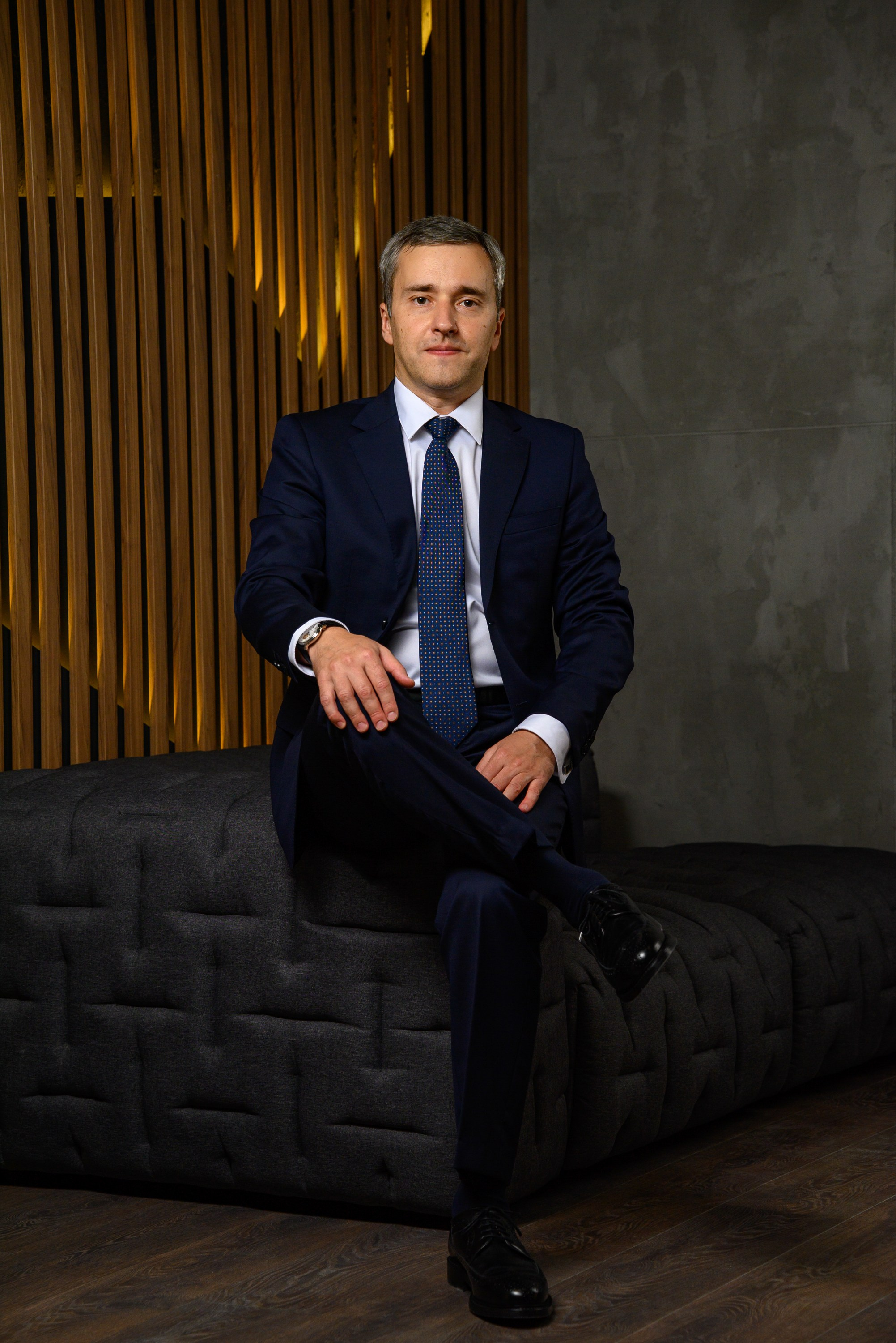 Деловая групповая фотосессия. Компания и фотошкола по созданию контента в Москве