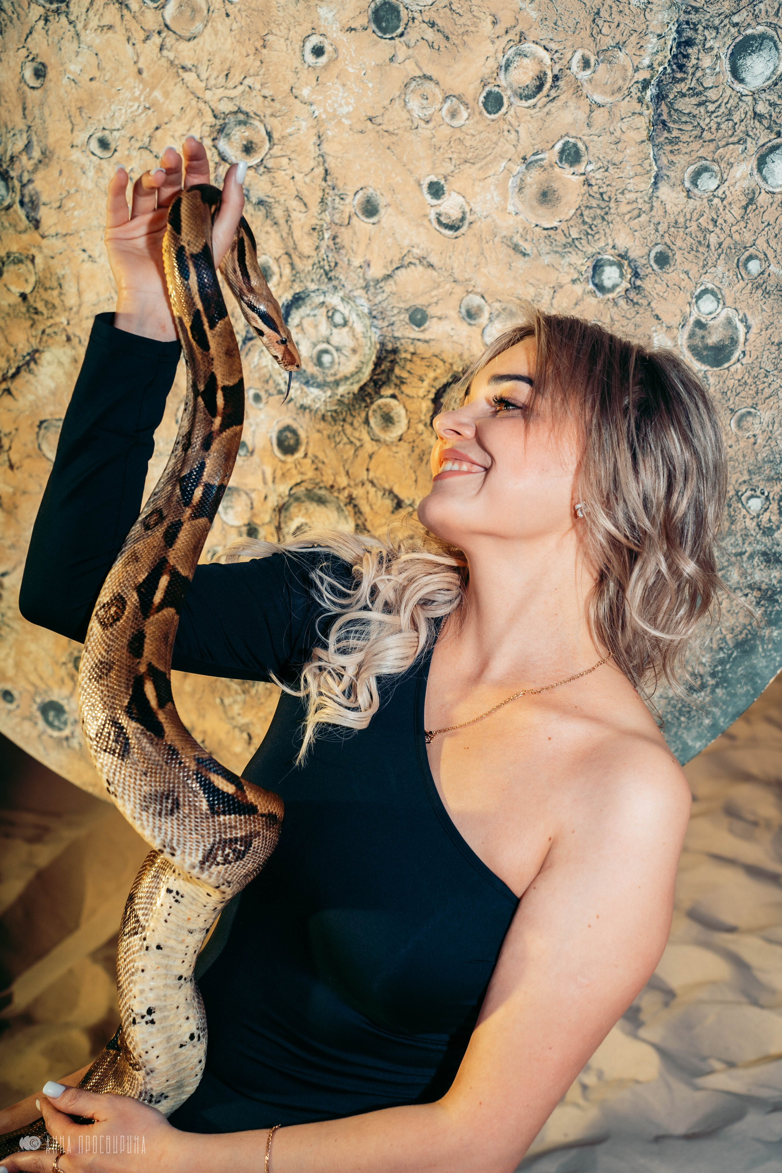 Новогодняя съемка с символом года для проекта Dolce Donna. Ваш фотограф в Санкт-Петербурге Анна Просвирина