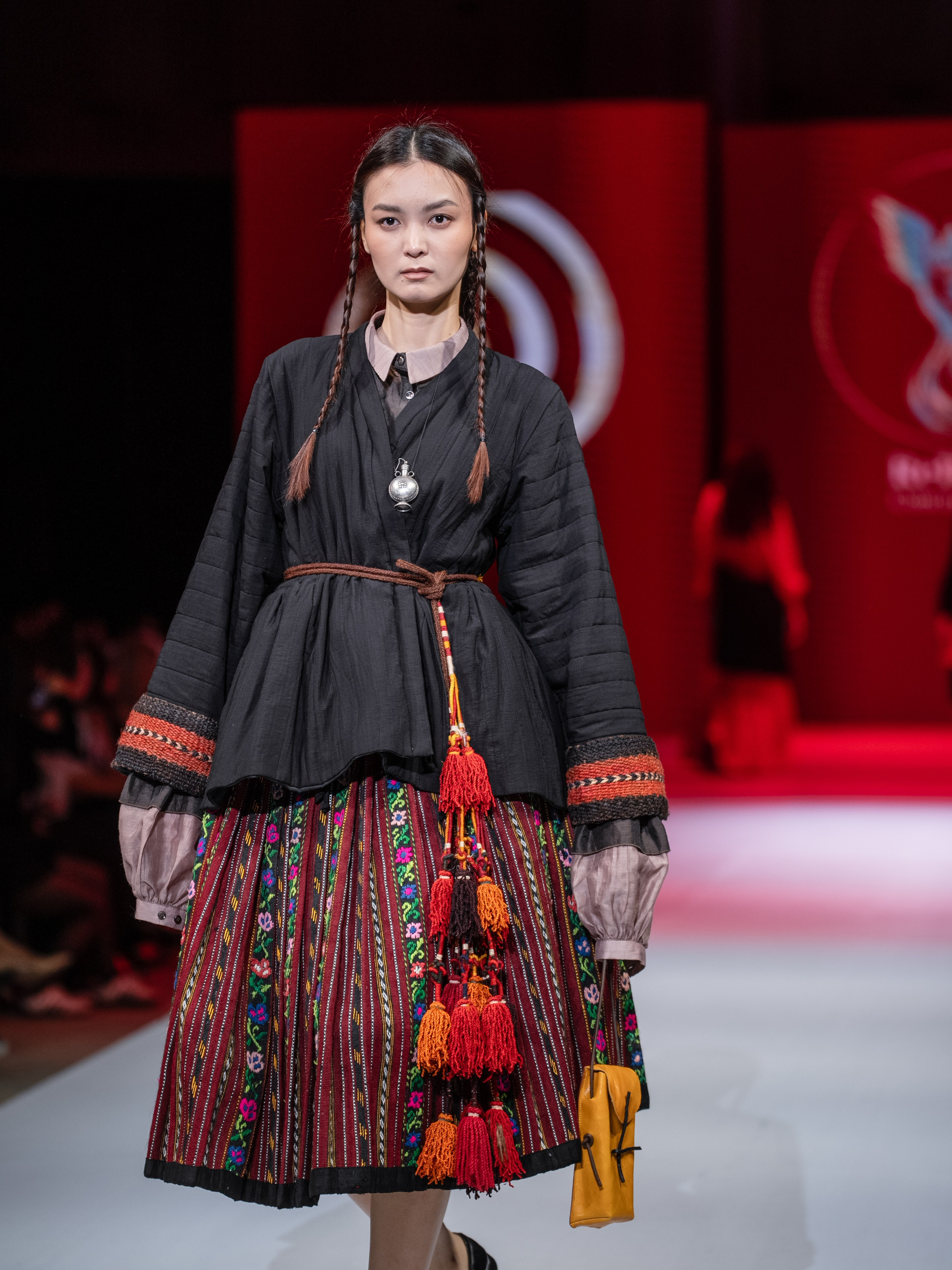 EURASIAN FASHION WEEK Reberth. Сайт Алматинского НЮ АРТ, будуар и фэшн фотографа Дениса Карпенко