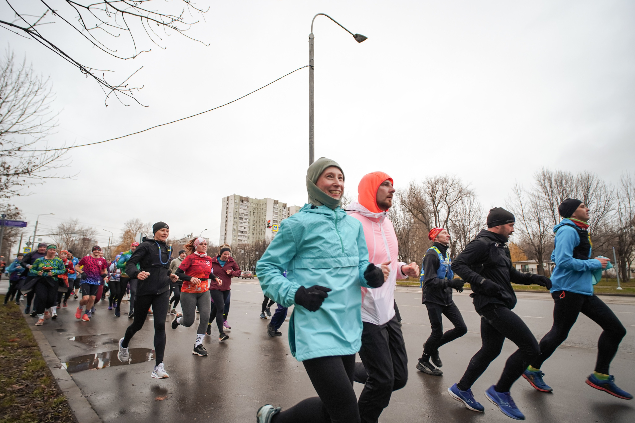 #марафонудома #яuzarun 2024 2-я петля, группа 6:30. Роман Капилюшов. Бег. Фото. Видео. г. Люберцы