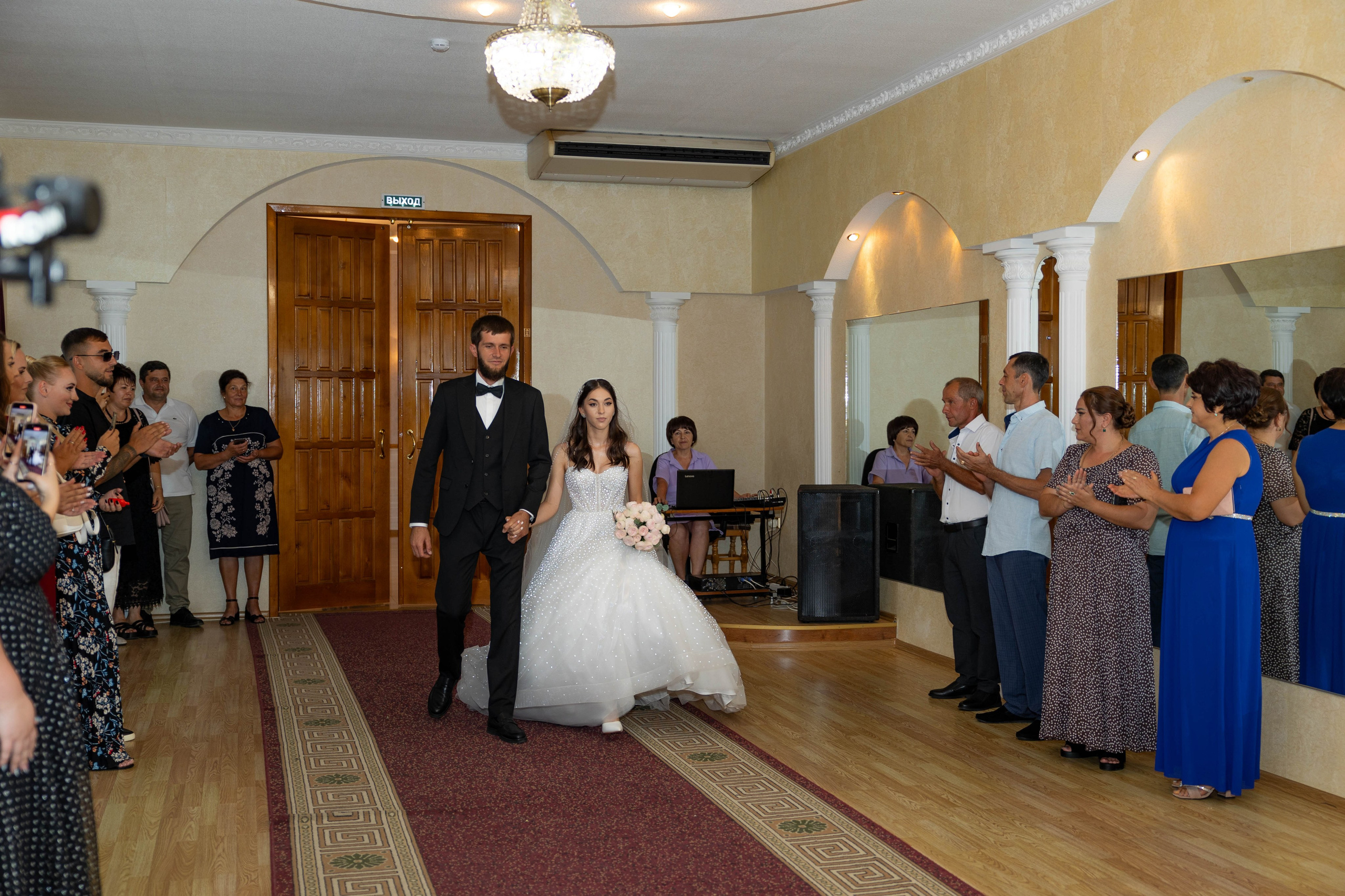 Милана и. Видеосьемка, фотосьемка свадеб, юбилеев, утренников в Краснодарском кр