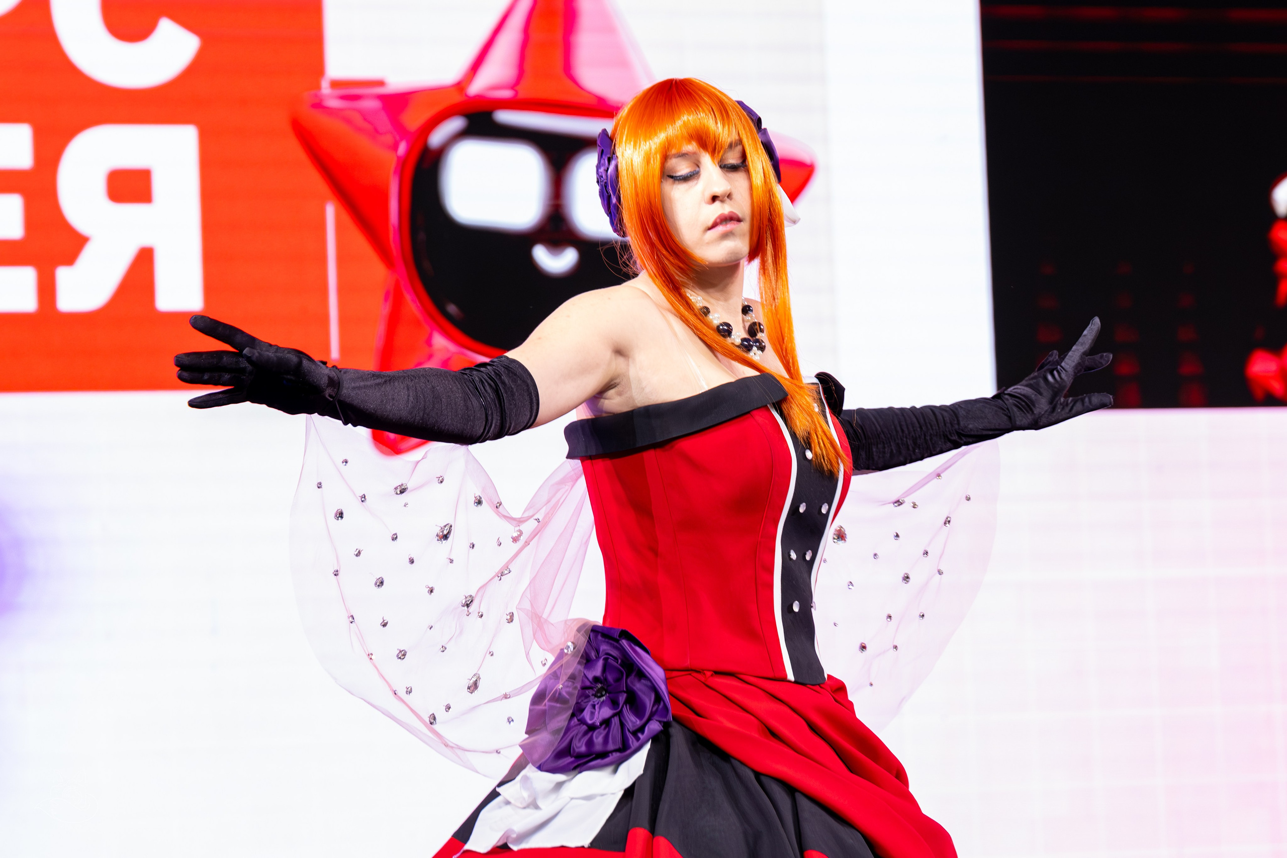 Сцена РЭД ЭКСПО 2024. Косплей фотограф