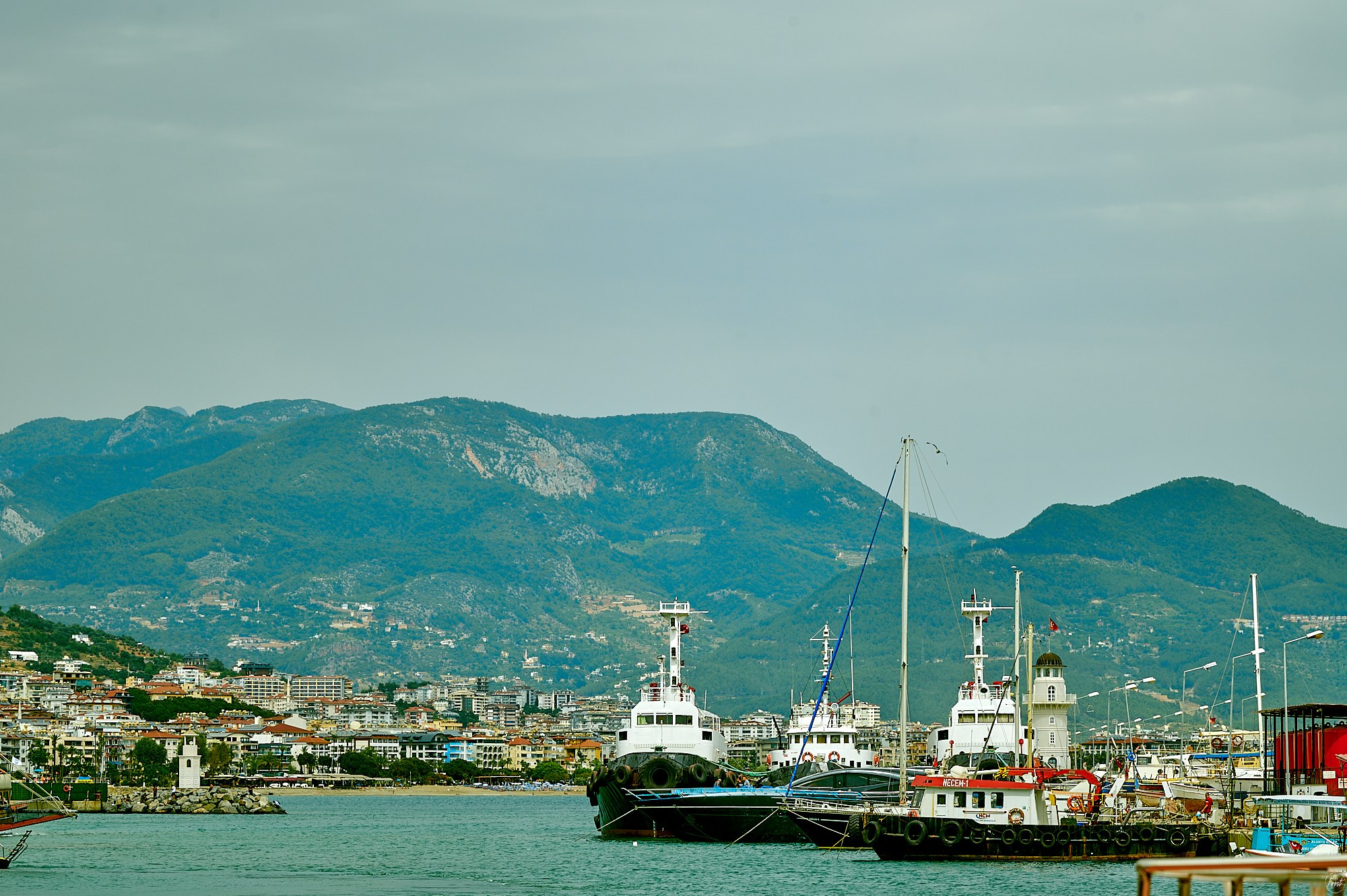 Alanya, Türkiye. May 2024. Фотографии отовсюду и обо всем