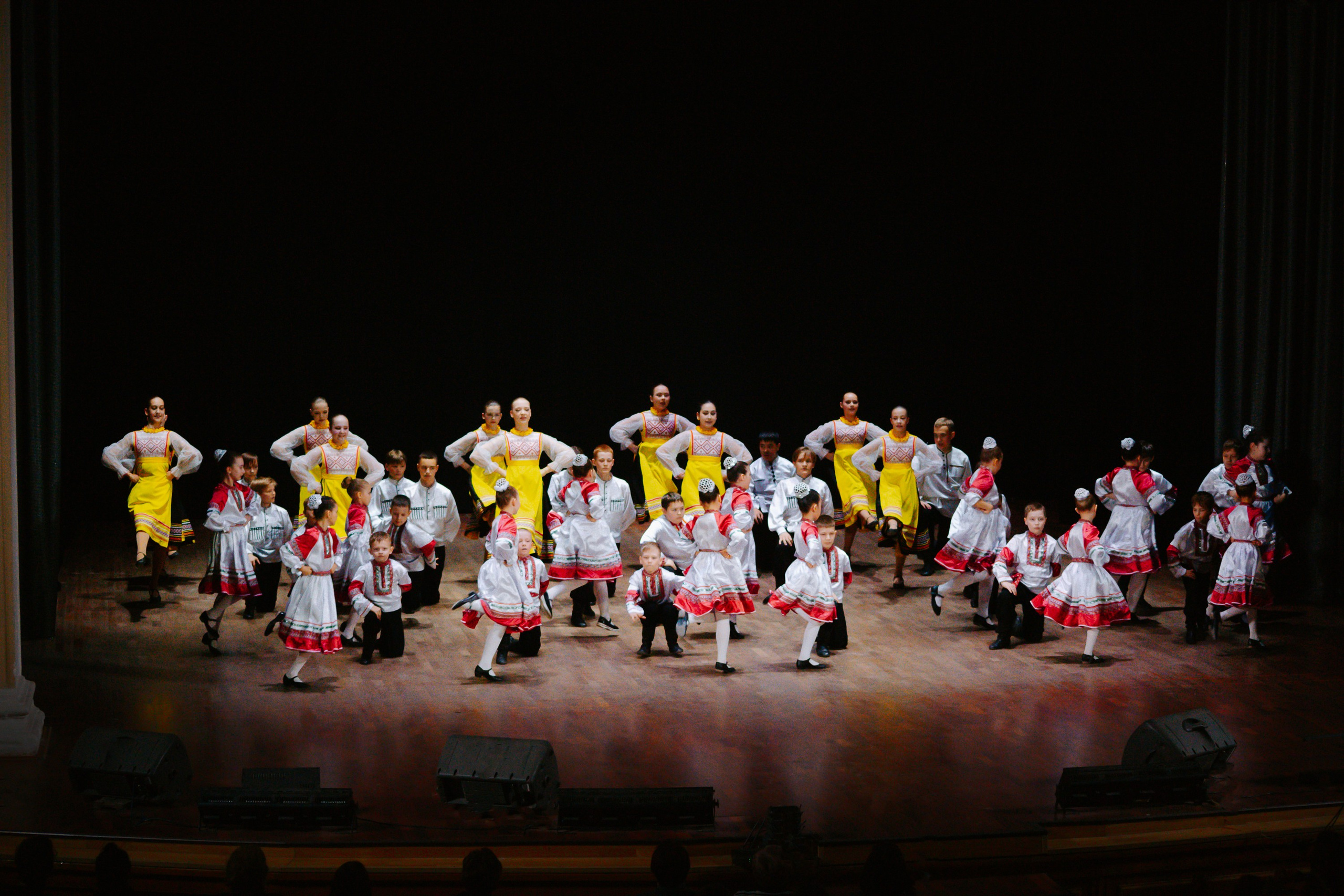 «Уральский сувенир». Концерт танцевальной студии. Фотограф в Челябинске Ополихина Анна