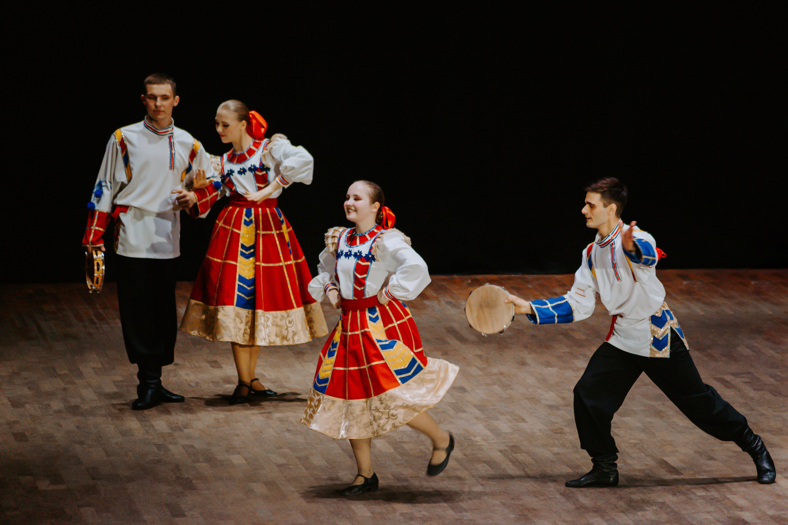 «Уральский сувенир». Концерт танцевальной студии. Фотограф в Челябинске Ополихина Анна