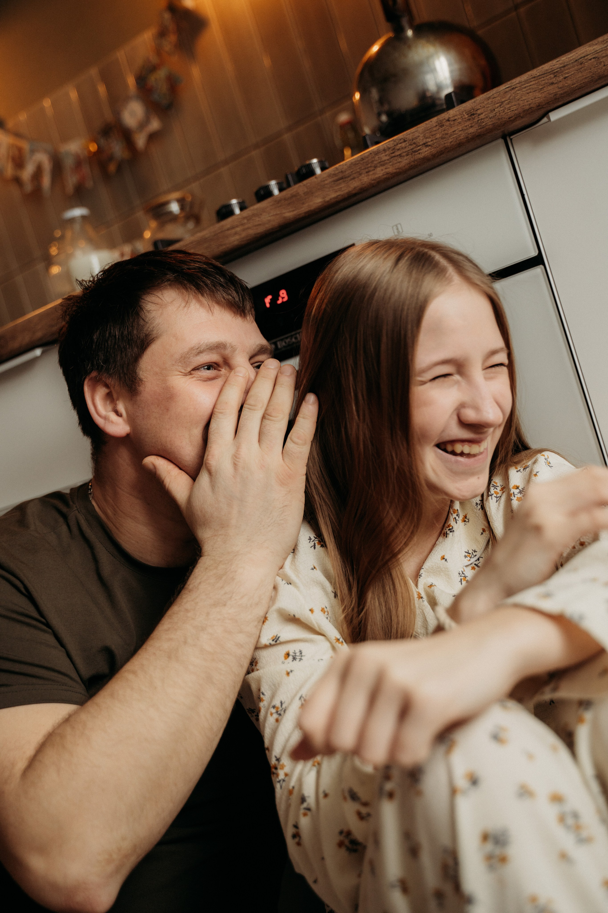 Семья на кухне