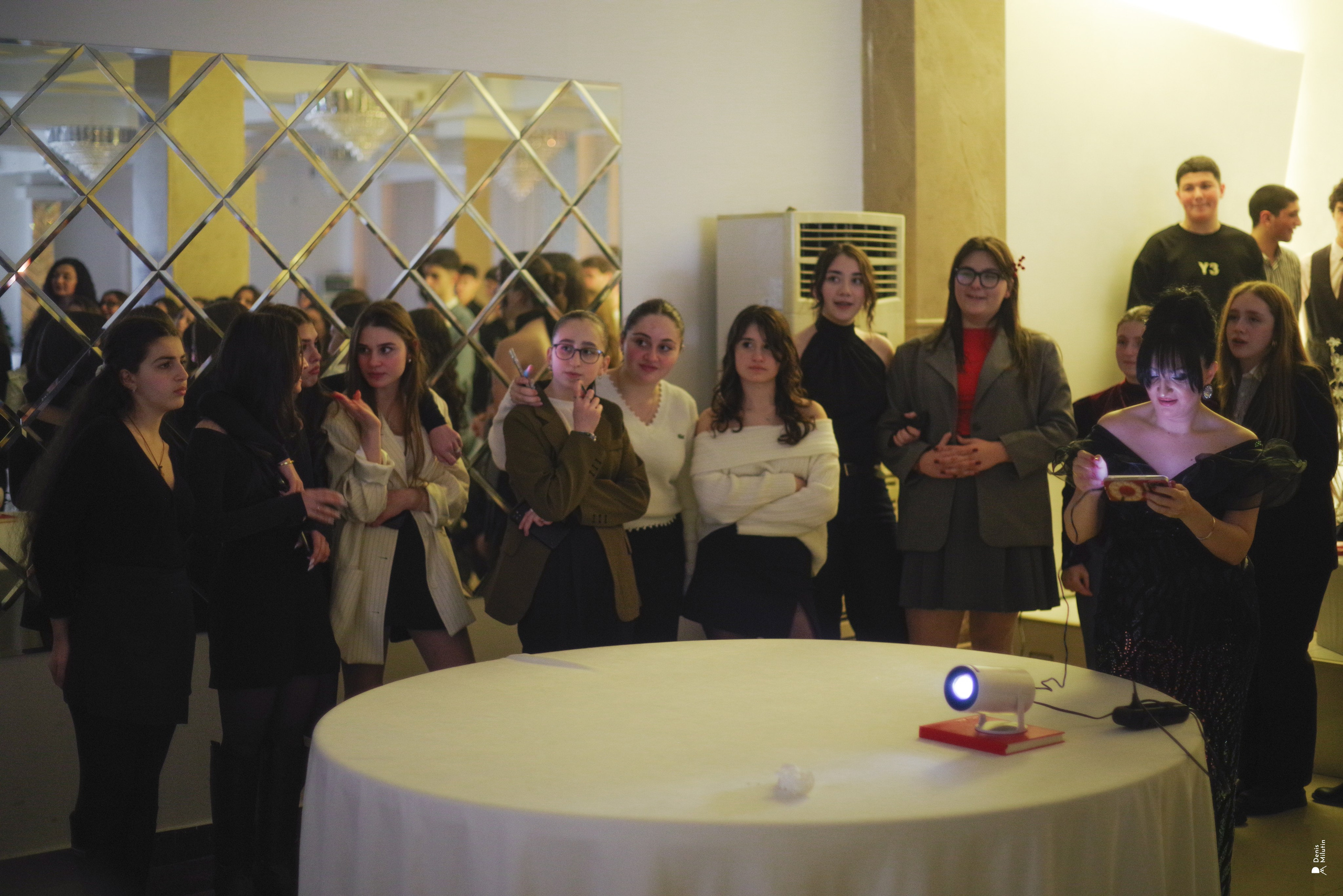 English Versale. Портретный фотограф Денис Милютин