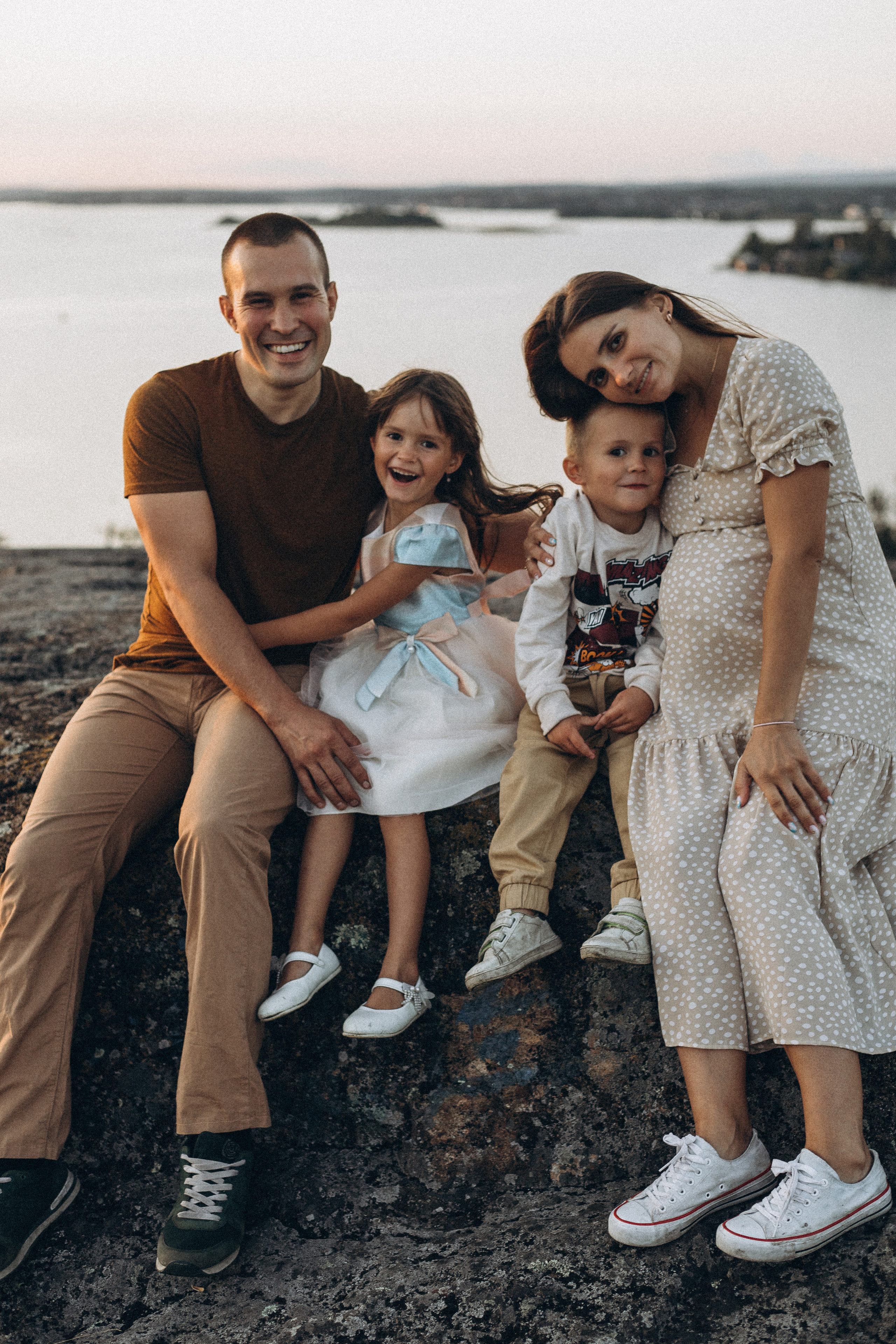 Люба и Антон с малышами. Снимаю истории про вас. Фотограф Наталья Кац