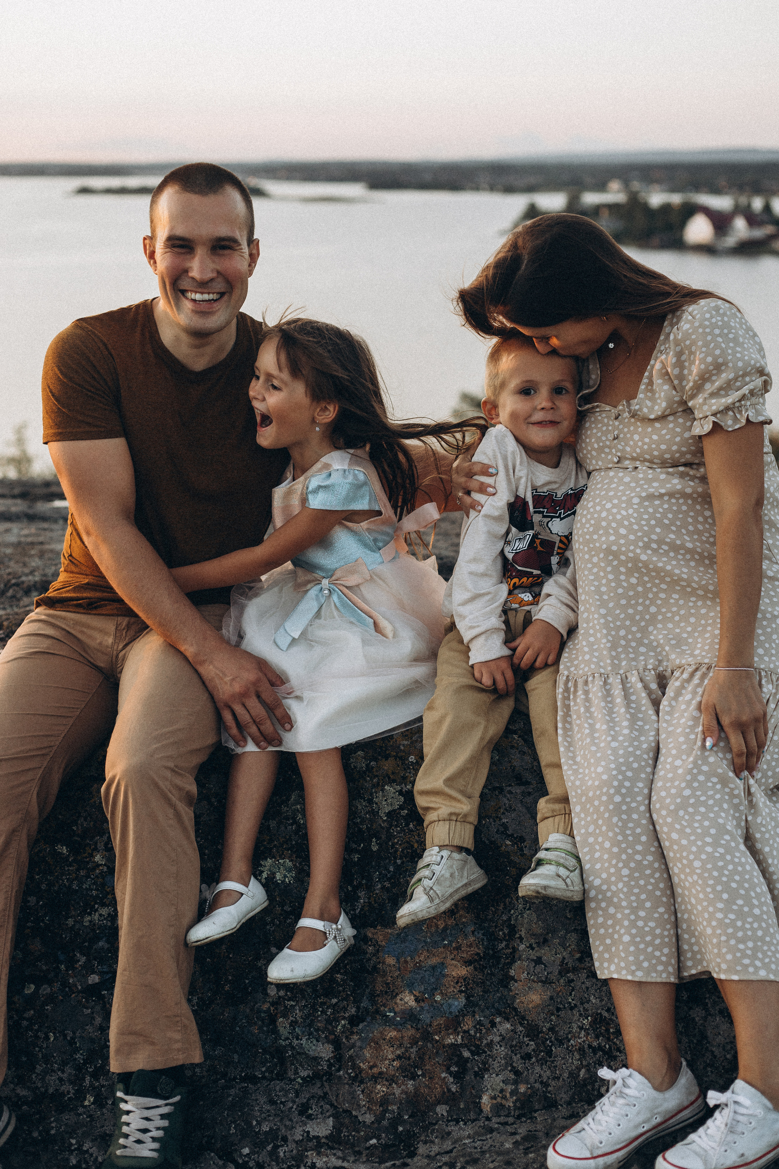 Люба и Антон с малышами. Снимаю истории про вас. Фотограф Наталья Кац