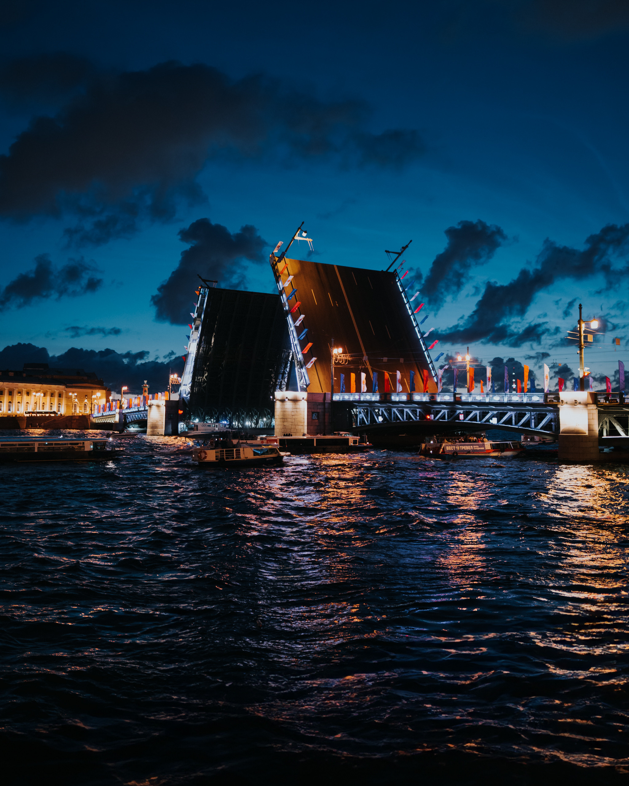 Городской пейзаж | Стрит. Репортажный фотограф Красноярск Алекс Чампакхам