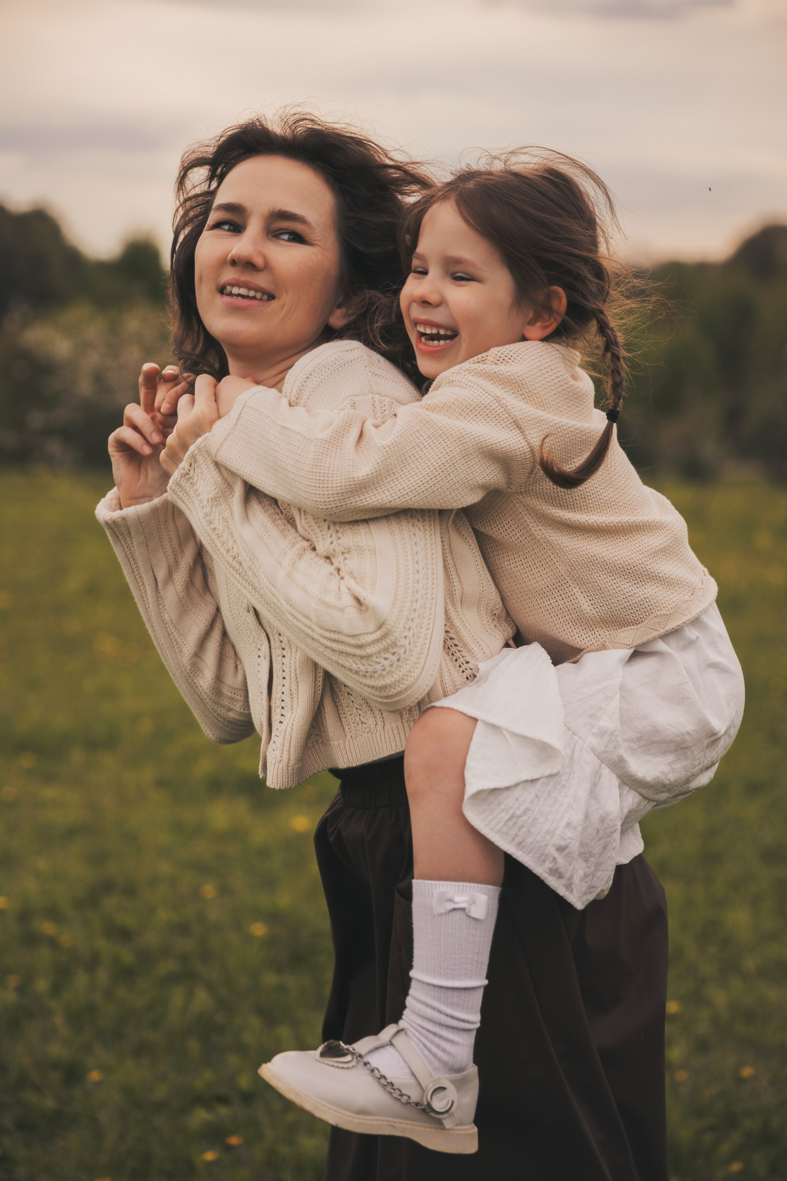 Фотосессия мамы с детьми в парке. Семейный и женский фотограф в Москве Надежда Воробьева