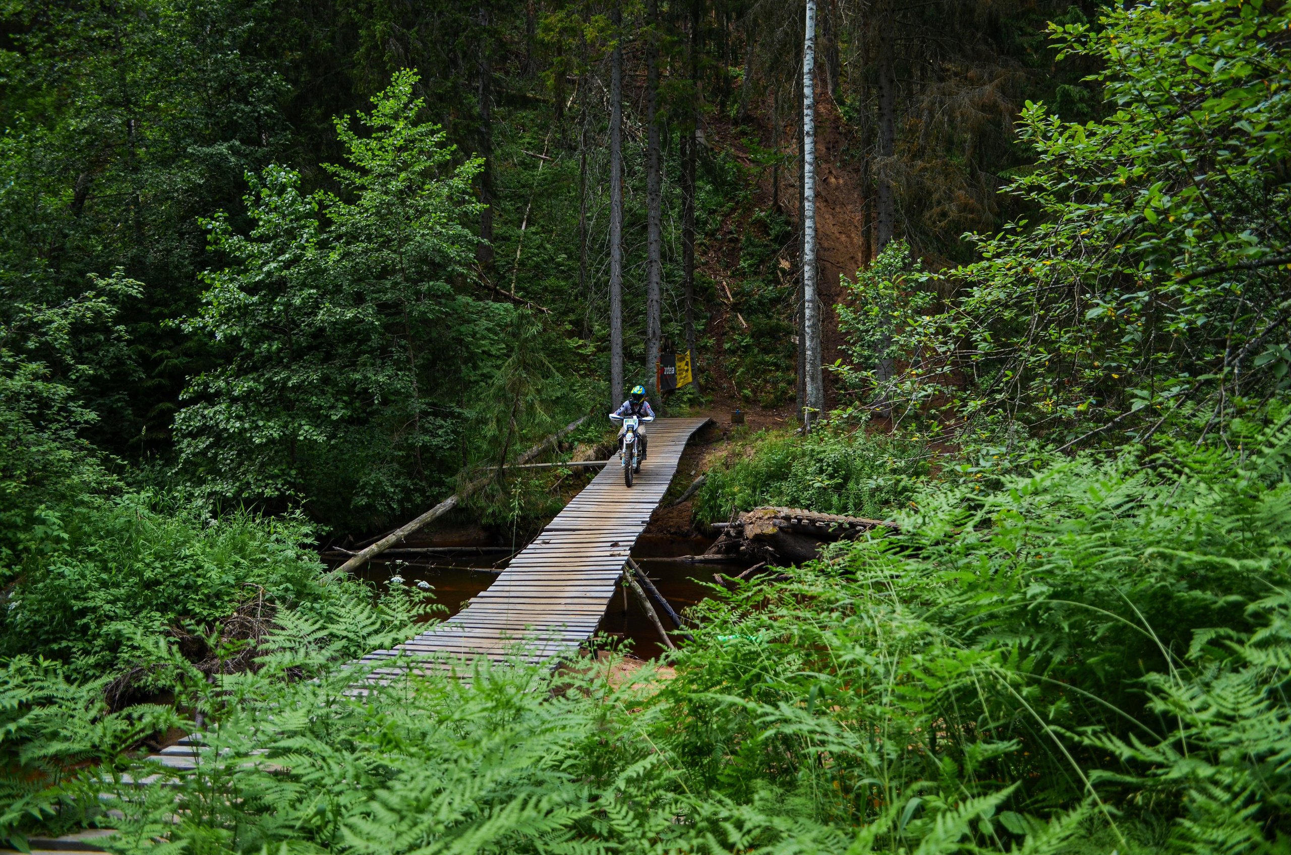 CountryCross. BraapBroom Media Group