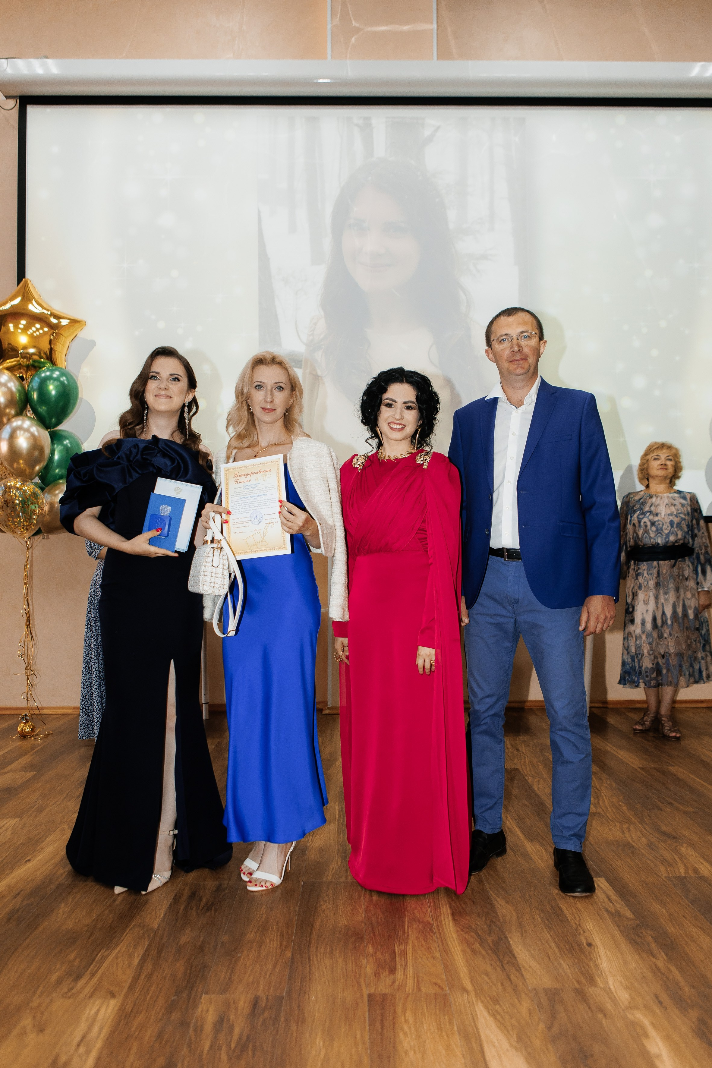 Выпускной Гимназия 12 2024 г. Свадебный и портретный Фотограф в Липецке Дмитрий Котюков