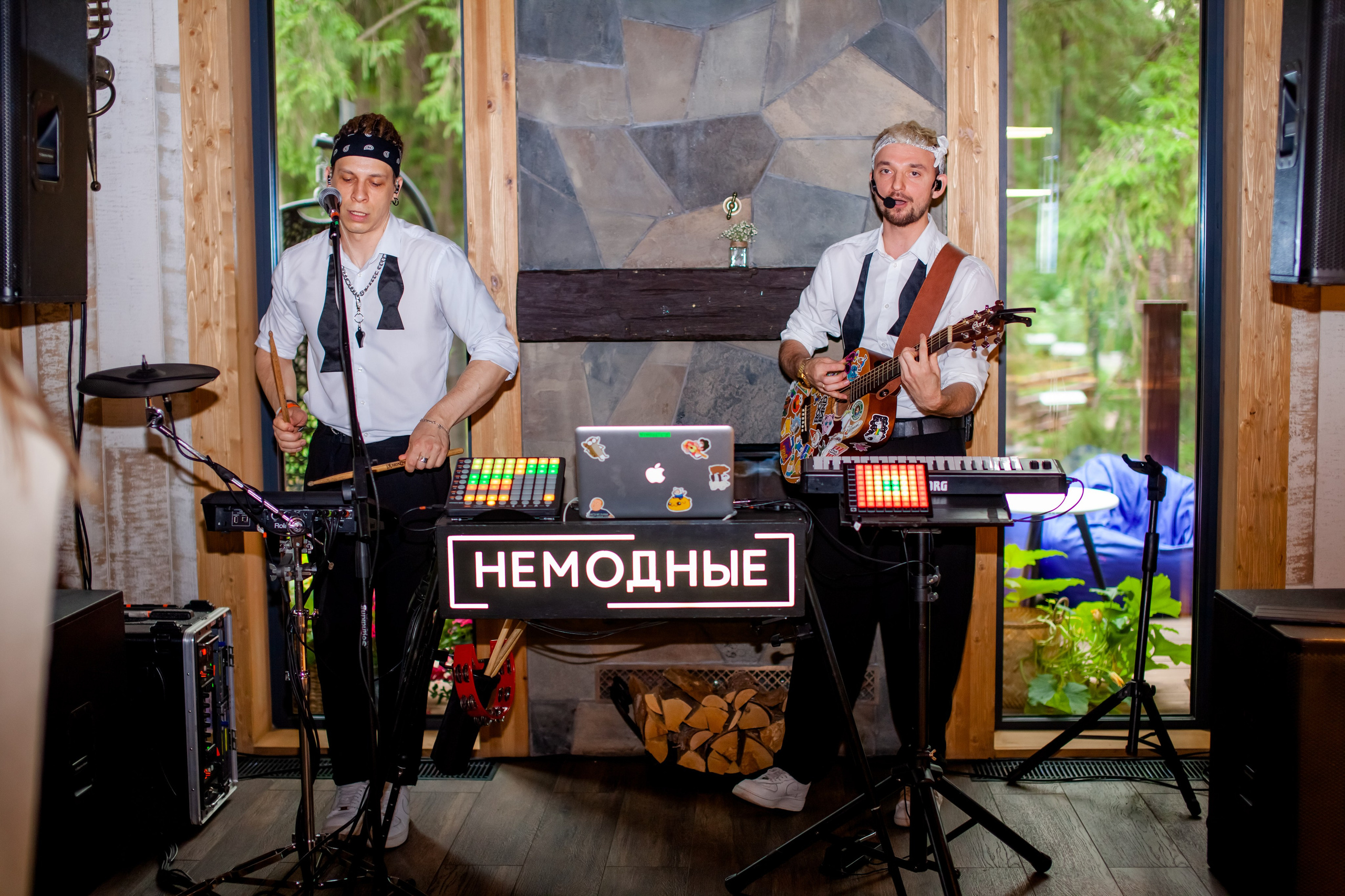 Еврострой — День строителя. Двойняшки-фотографы Анна и Анастасия в Санкт-Петербурге