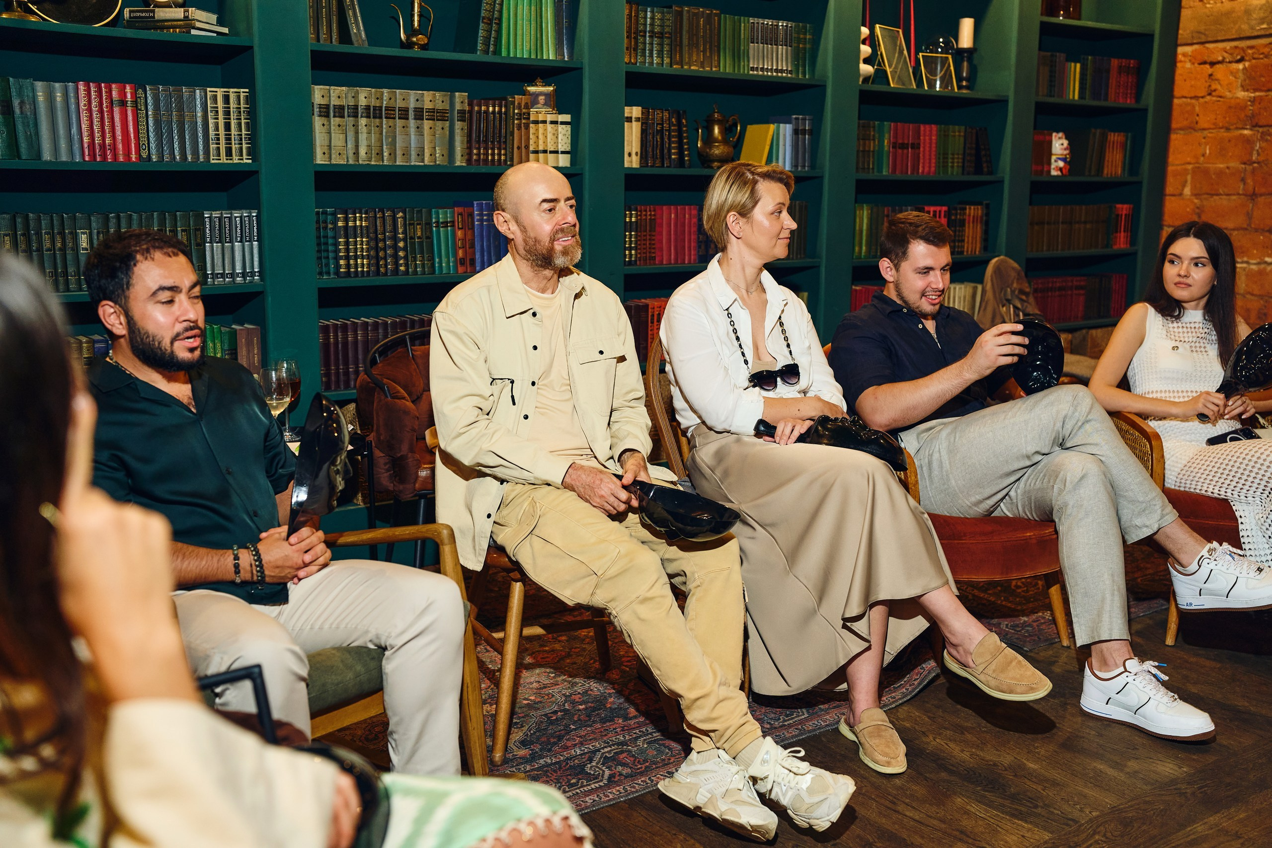 Квартирник миллиардов. Фотограф Ольвия Капранова в Москве и московской области